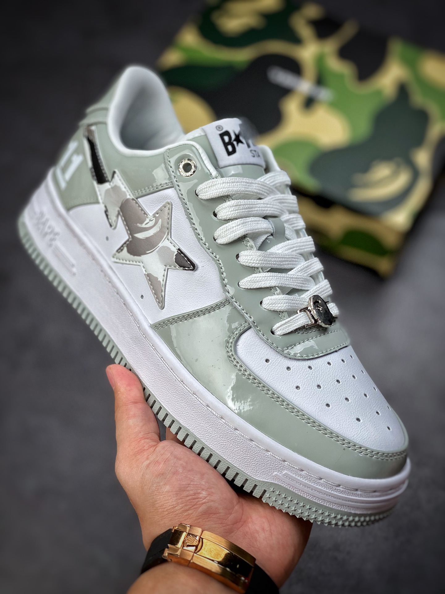 Bape Sta To Low star with the same ape head classic patent leather low-top sports casual sneakers