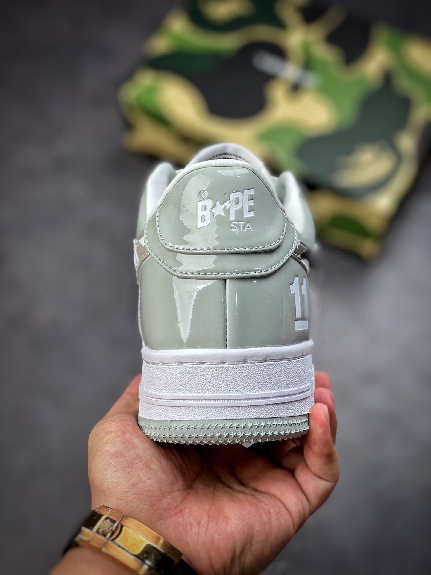 Bape Sta To Low star with the same ape head classic patent leather low-top sports casual sneakers