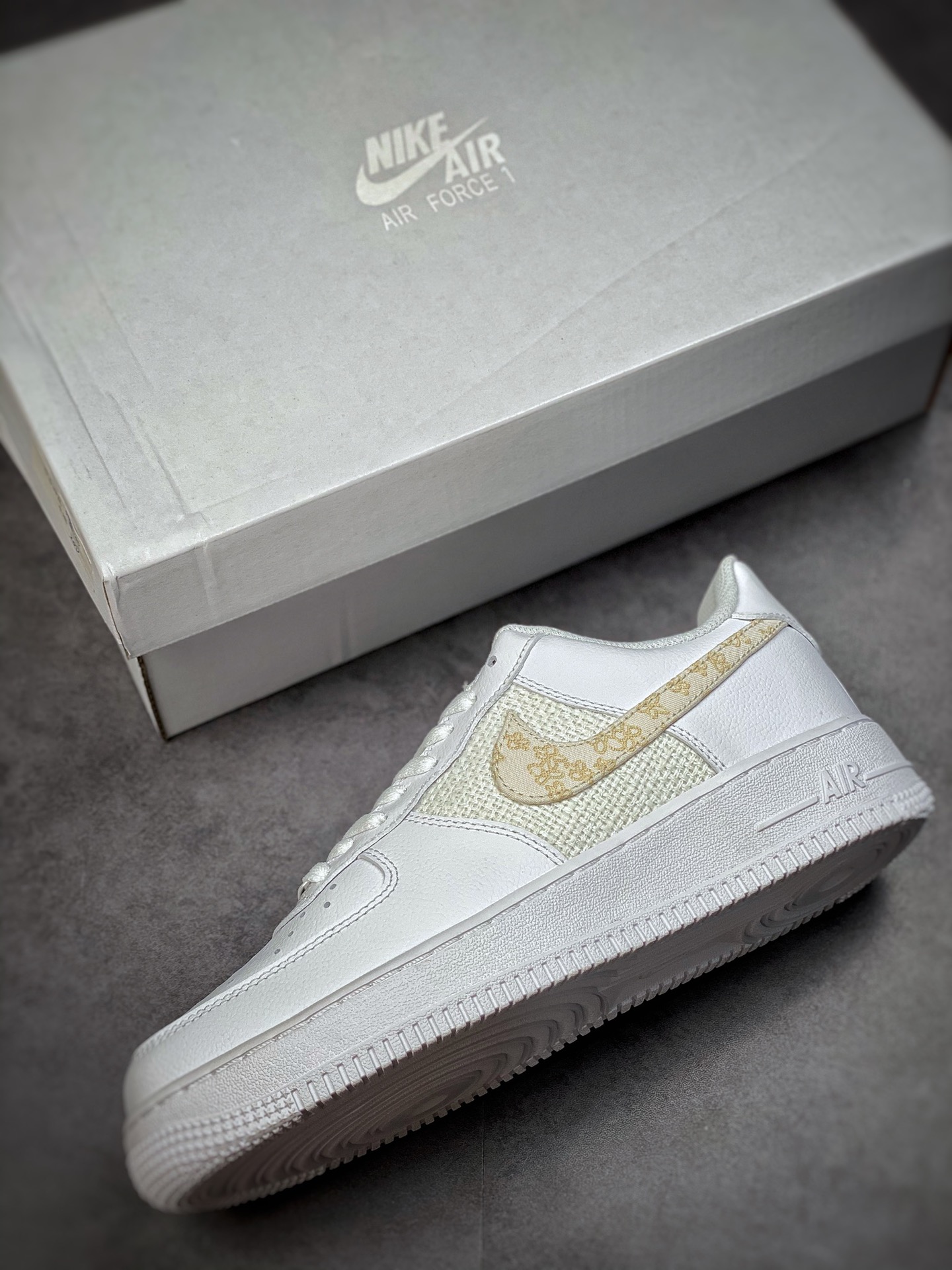 Nike Air Force 1 Low 07 Embroidery Hook DO9458-100