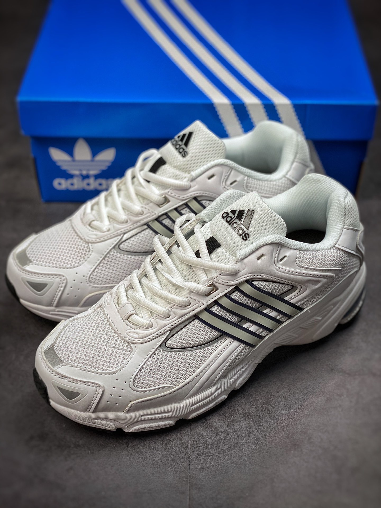 Adidas Originals Response CL White and Black Retro Casual Running Shoes FX6166