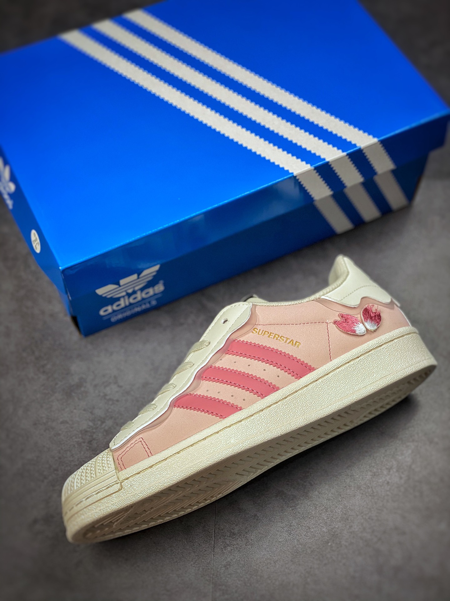 Adidas Originals Superatar Sakura Cream Powder Shell Head GW4441