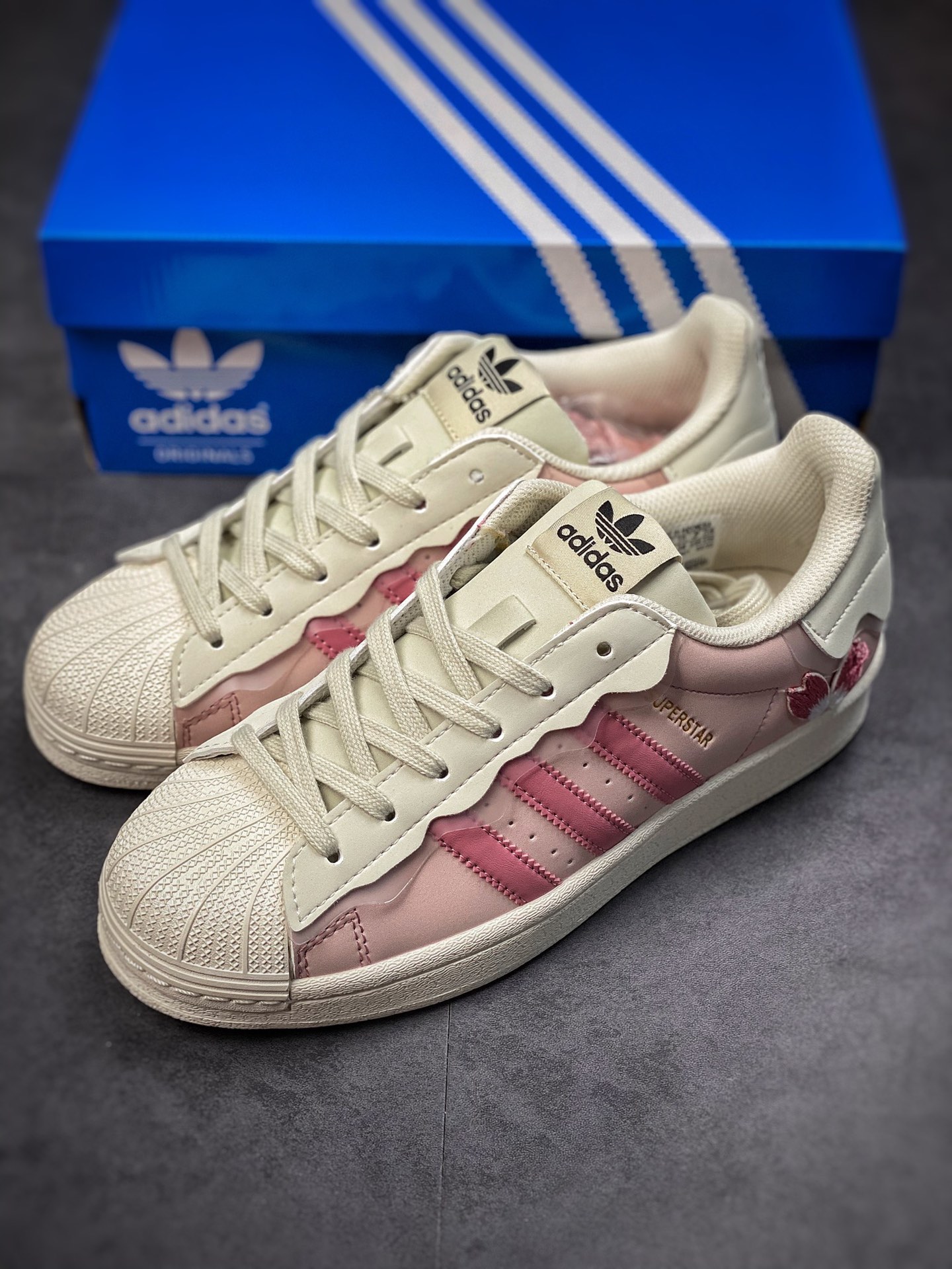 Adidas Originals Superatar Sakura Cream Powder Shell Head GW4441