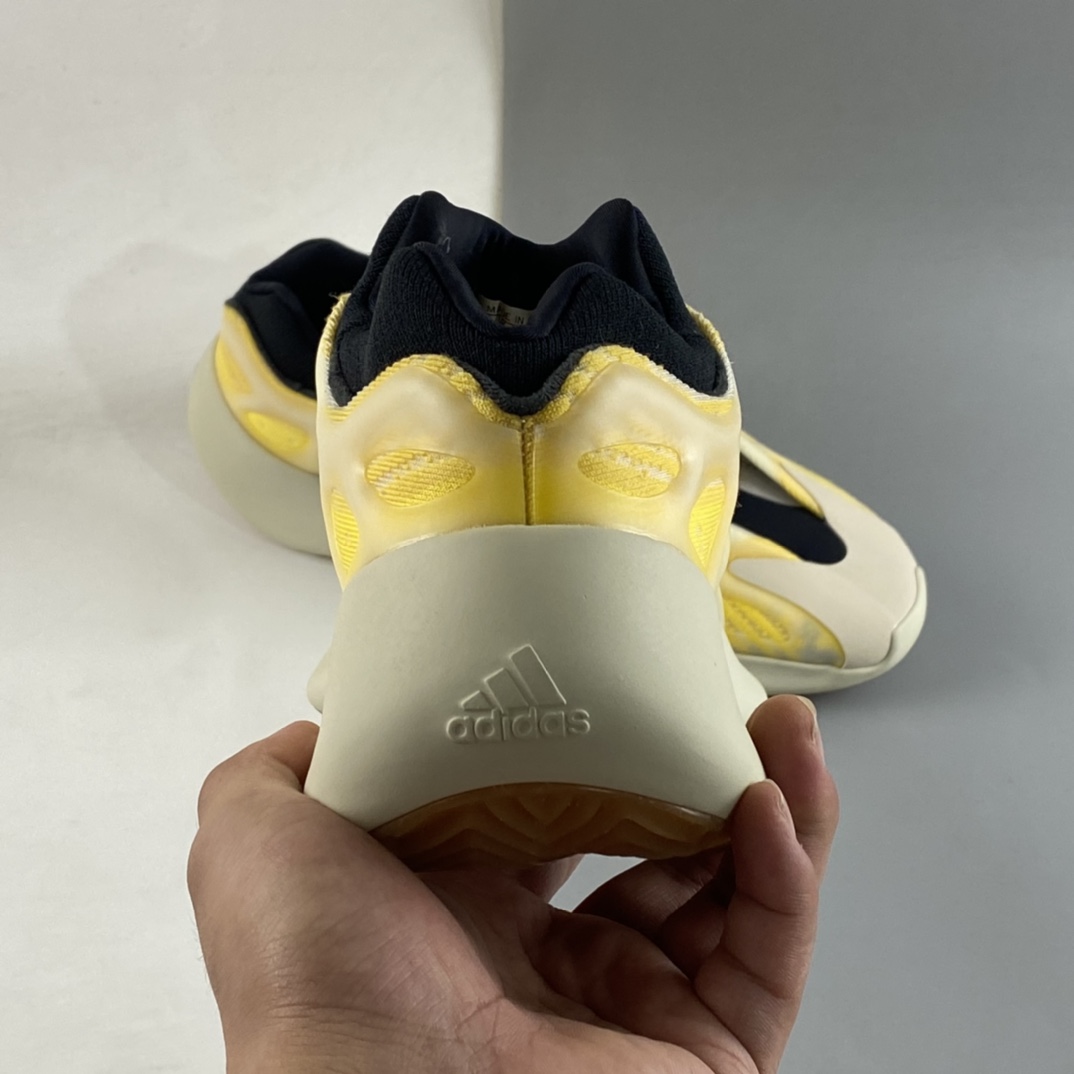 Adidas Originals Yeezy Boost yeezy 700V3 Retro Sneakers/White and Yellow Luminous Version HP5425