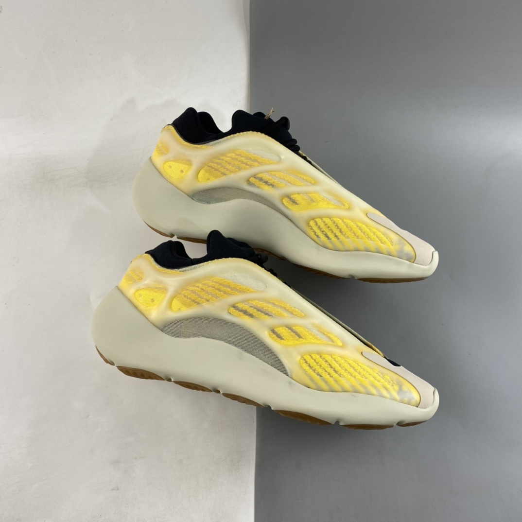 Adidas Originals Yeezy Boost yeezy 700V3 Retro Sneakers/White and Yellow Luminous Version HP5425