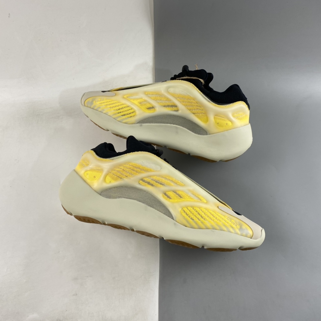 Adidas Originals Yeezy Boost yeezy 700V3 Retro Sneakers/White and Yellow Luminous Version HP5425