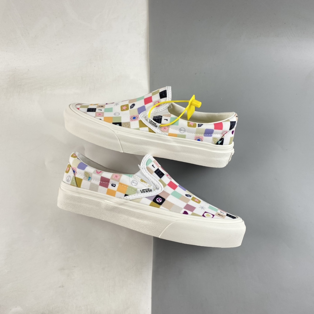 Vans Slip-On Classic Series Color Checkerboard Lazy One-Piece Low-Top Vulcanized Plate Shoes VN0A54FM018