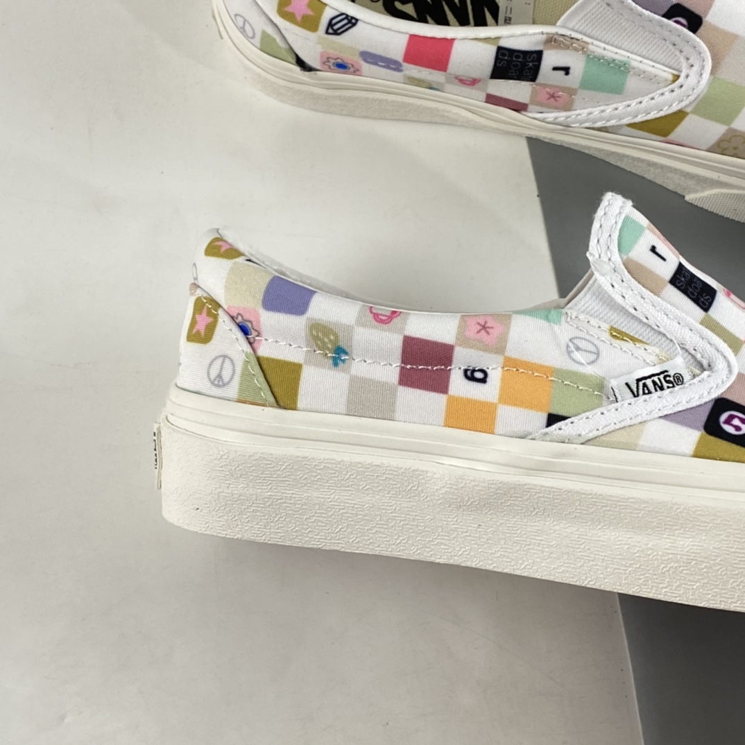 Vans Slip-On Classic Series Color Checkerboard Lazy One-Piece Low-Top Vulcanized Plate Shoes VN0A54FM018