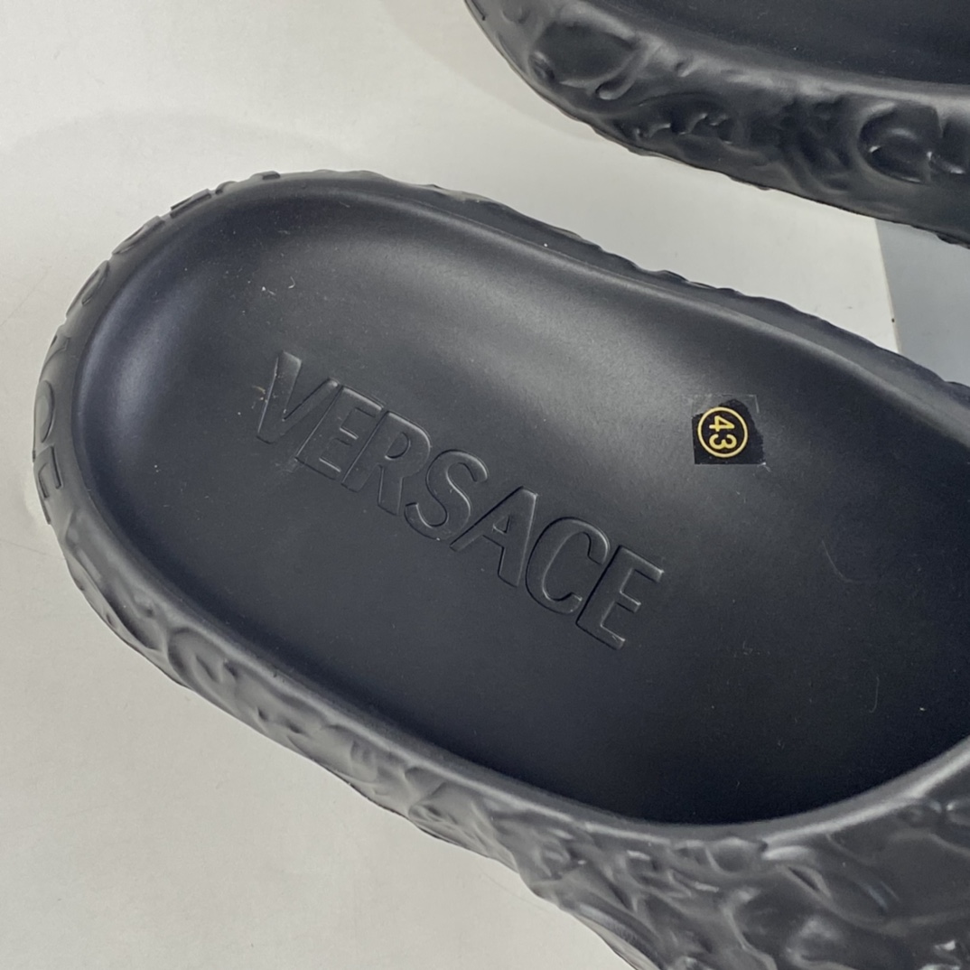 Versace Medusa Dimension Veteran luxury brand house Versace summer slippers