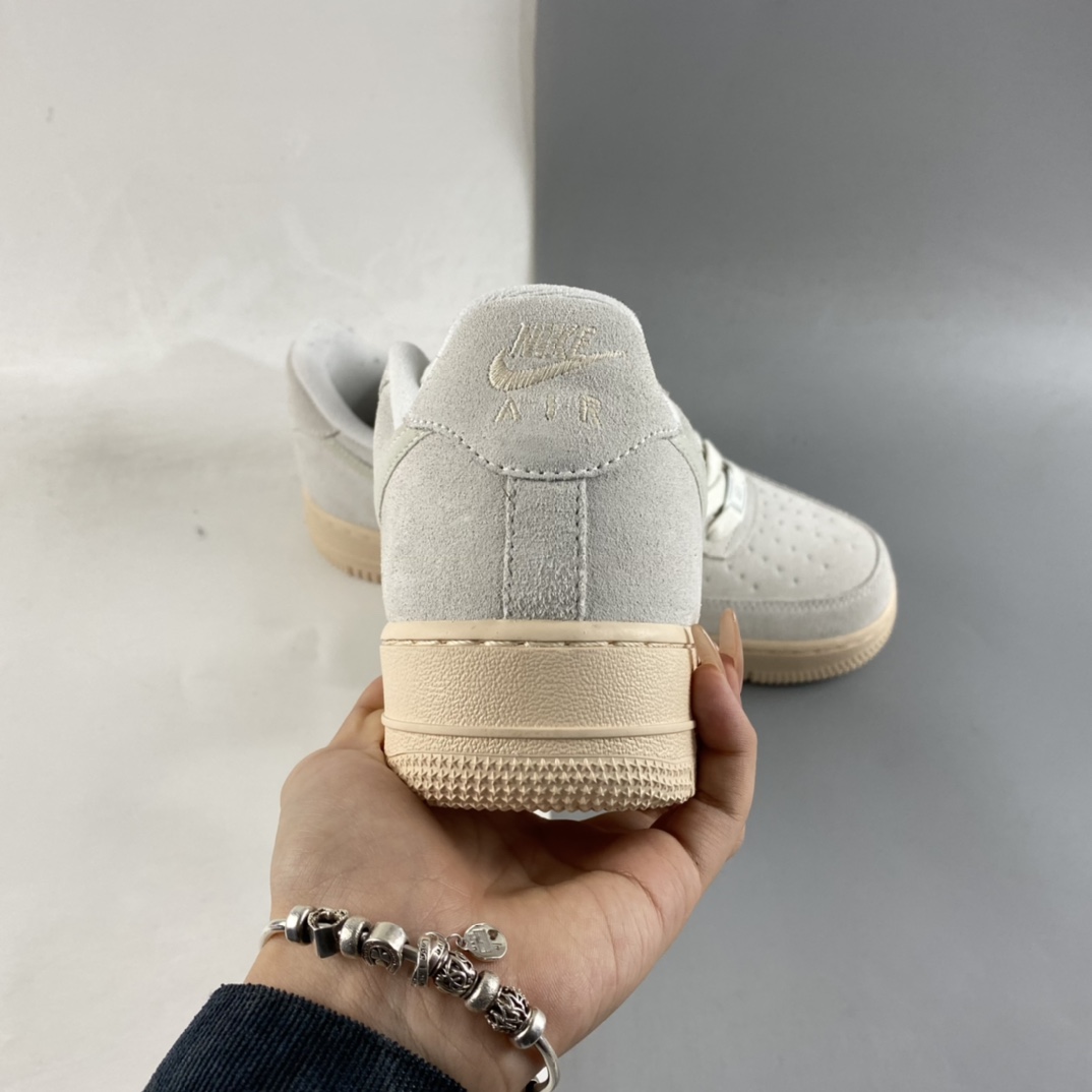 P200  Nike Air Force 1’07 Low 空军一号低帮休闲板鞋 DO6730-100