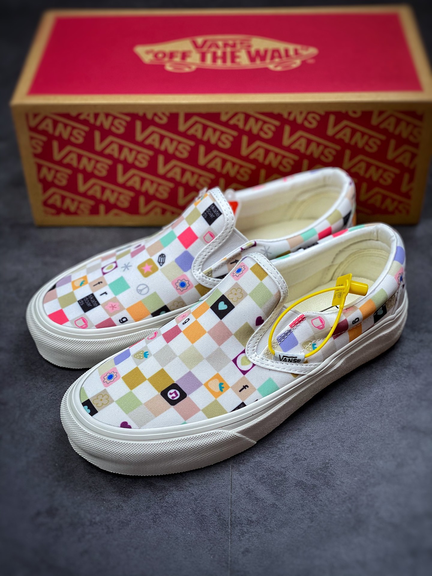 Vans Slip-On Colorful Checkerboard, Classic Series Low-Top Lazy Slip-On Men's and Women's Vulcanized Slip-On Shoes