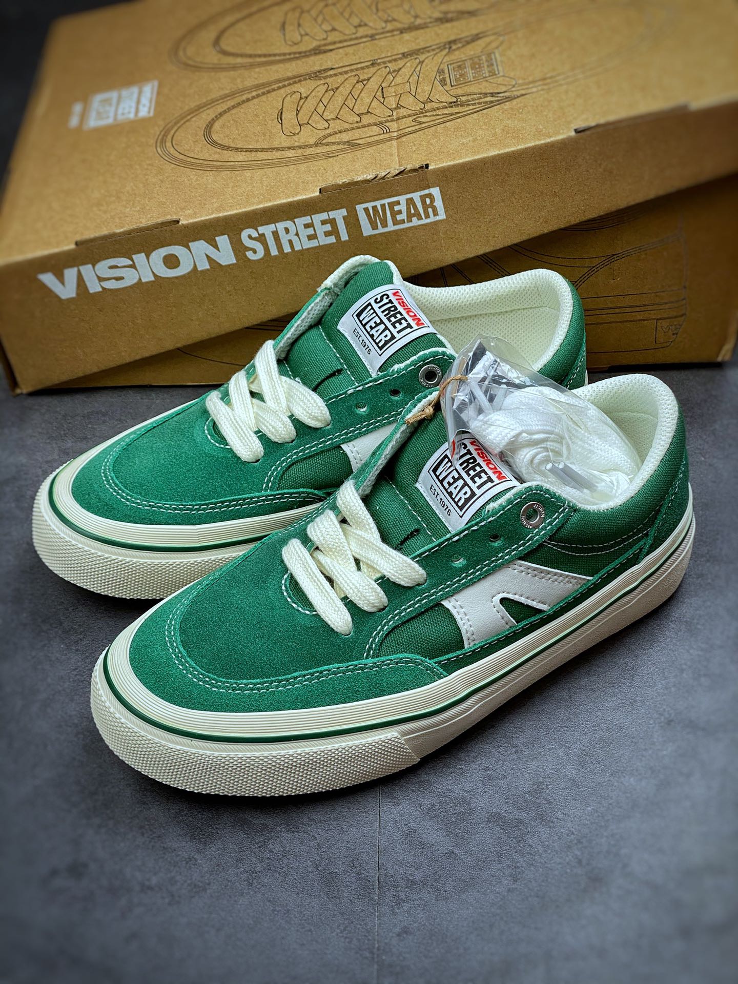 Street Treasure Brand Vision Street Wear Brand New Skateboard Shoes STICK Strikes