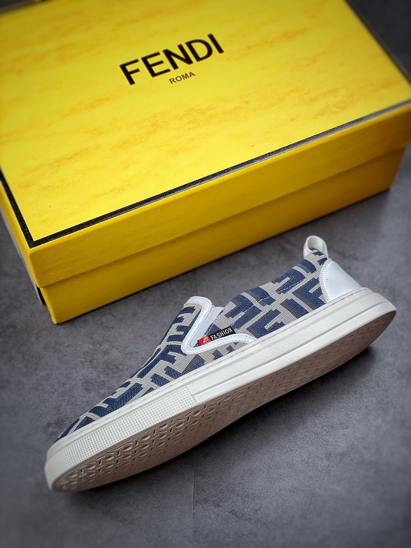 #Overseas version FENDI Fendi casual slip-on sneakers series