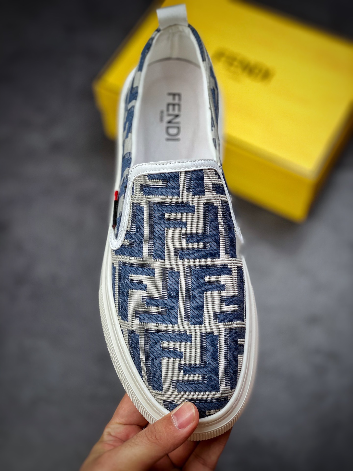 #Overseas version FENDI Fendi casual slip-on sneakers series