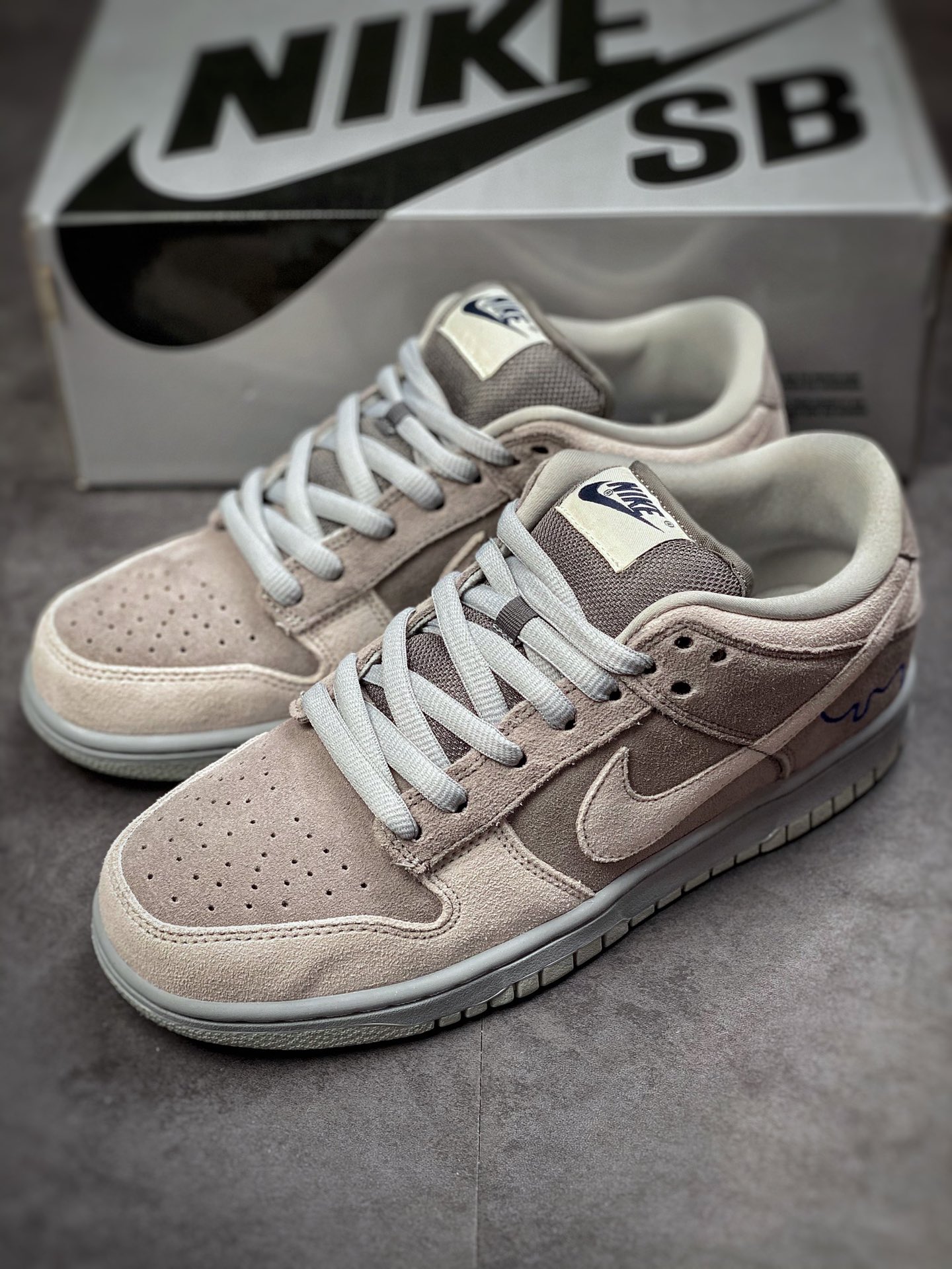 260 Nike SB Dunk Low 复刻伦敦 308269-111