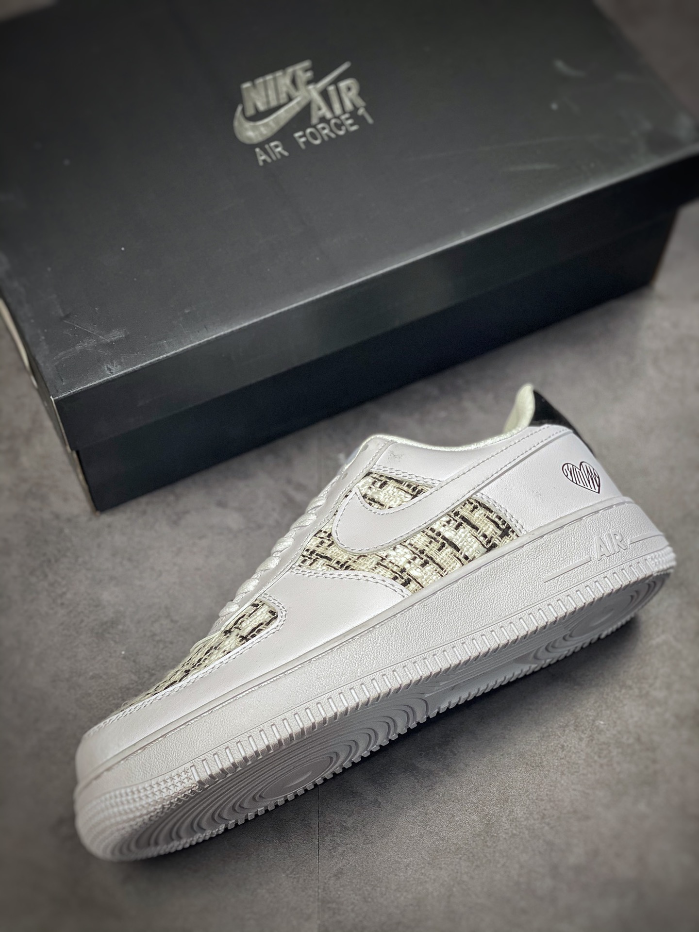 Nike Air Force 1 Low 07 Small Fragrance Patch DD8959-100