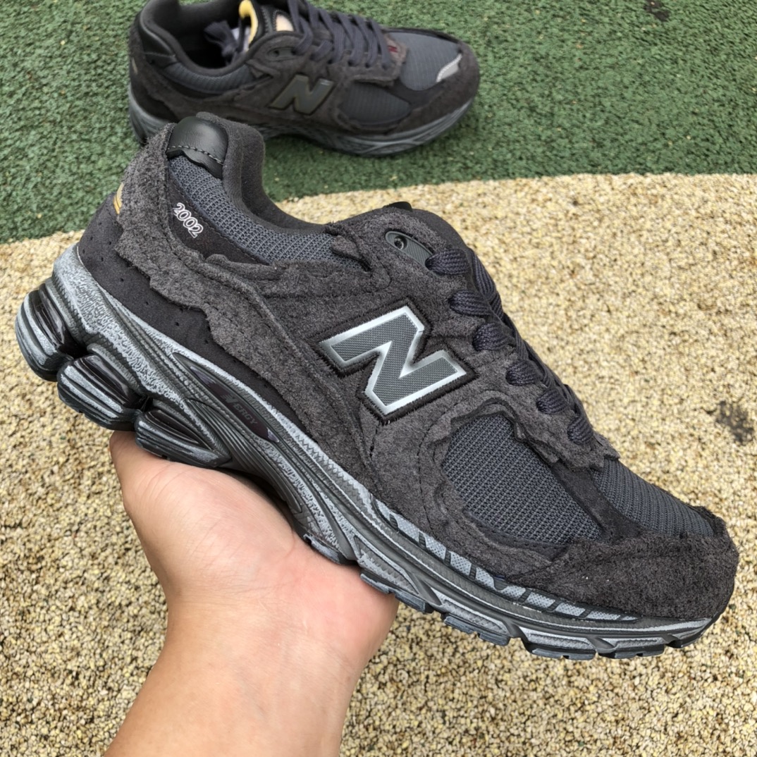 NB200R Phantom Black Pure Original New Balance NB2002R Irregular Cut Deconstruction Phantom Black Sea Salt White Joint Retro Running Shoes M2002RDB