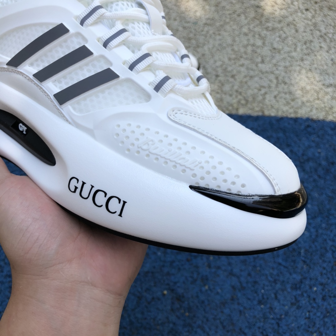 GUCCI Gucci white and black