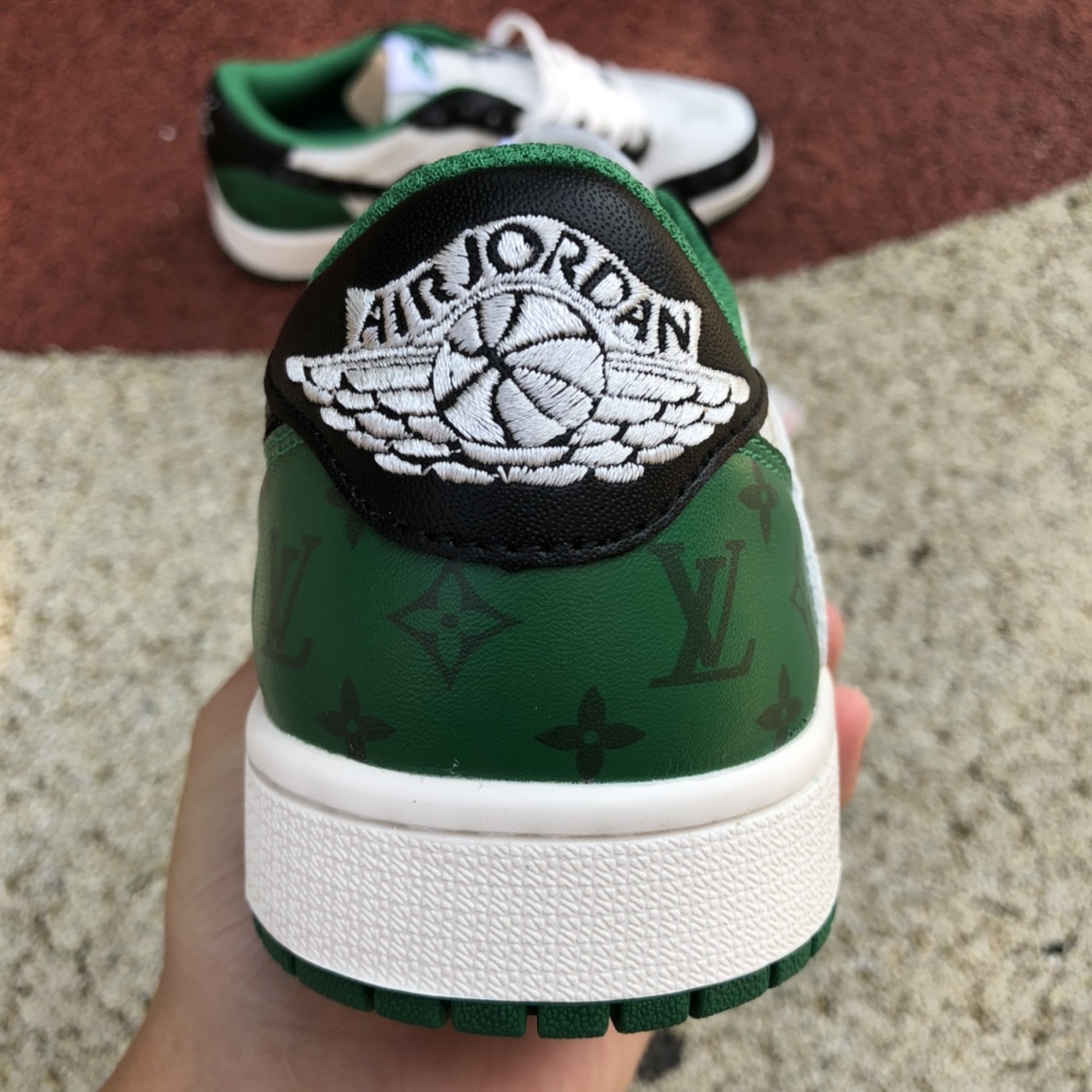 300 Travis Scott x Nike Air Jordan 1 Low AJ1 联名lv低帮板鞋TS 联名倒钩 DM7866-553