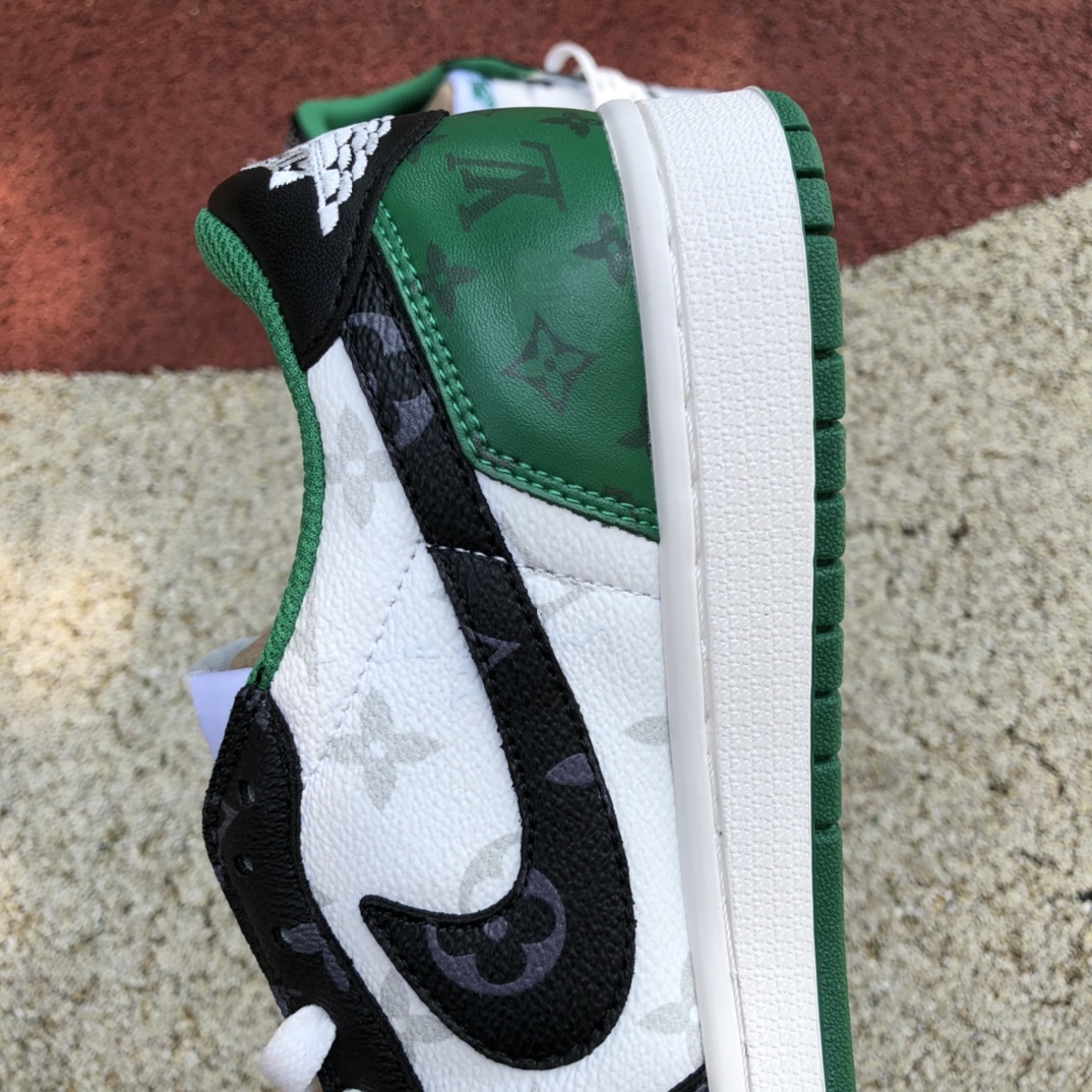 300 Travis Scott x Nike Air Jordan 1 Low AJ1 联名lv低帮板鞋TS 联名倒钩 DM7866-553