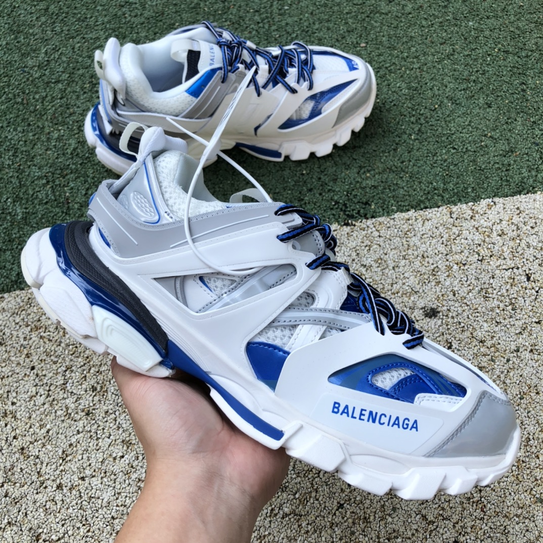 550 Balenciaga Triple S 老爹鞋 巴黎世家