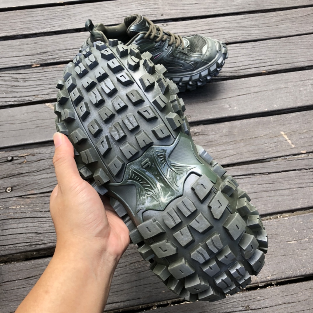 560 Balenciaga 巴黎世家 Defender 轮胎鞋