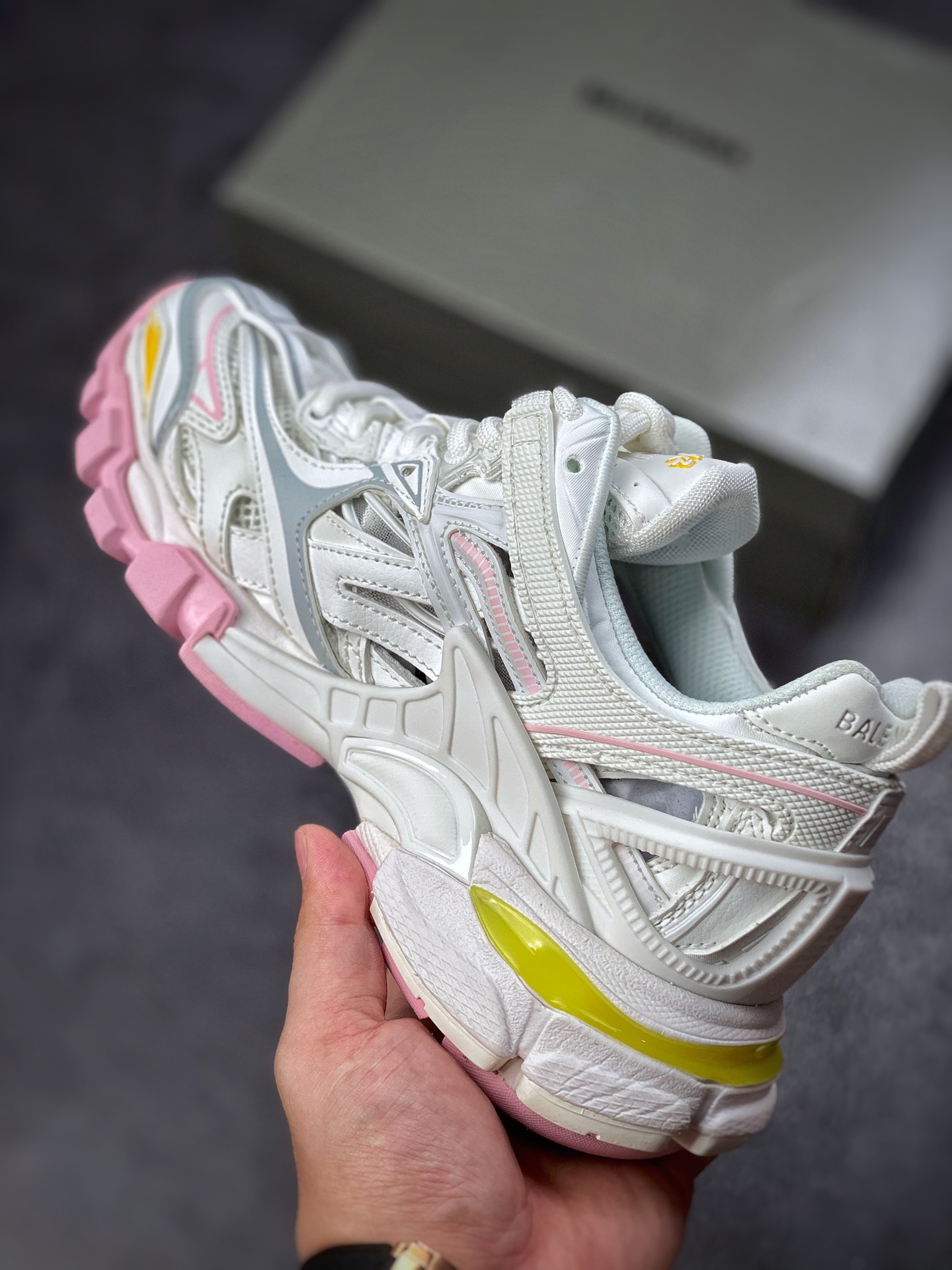 600 巴黎世家/Balenciaga 巴黎世家Runner运动鞋 白浅粉黄568615 W3AE2 7745