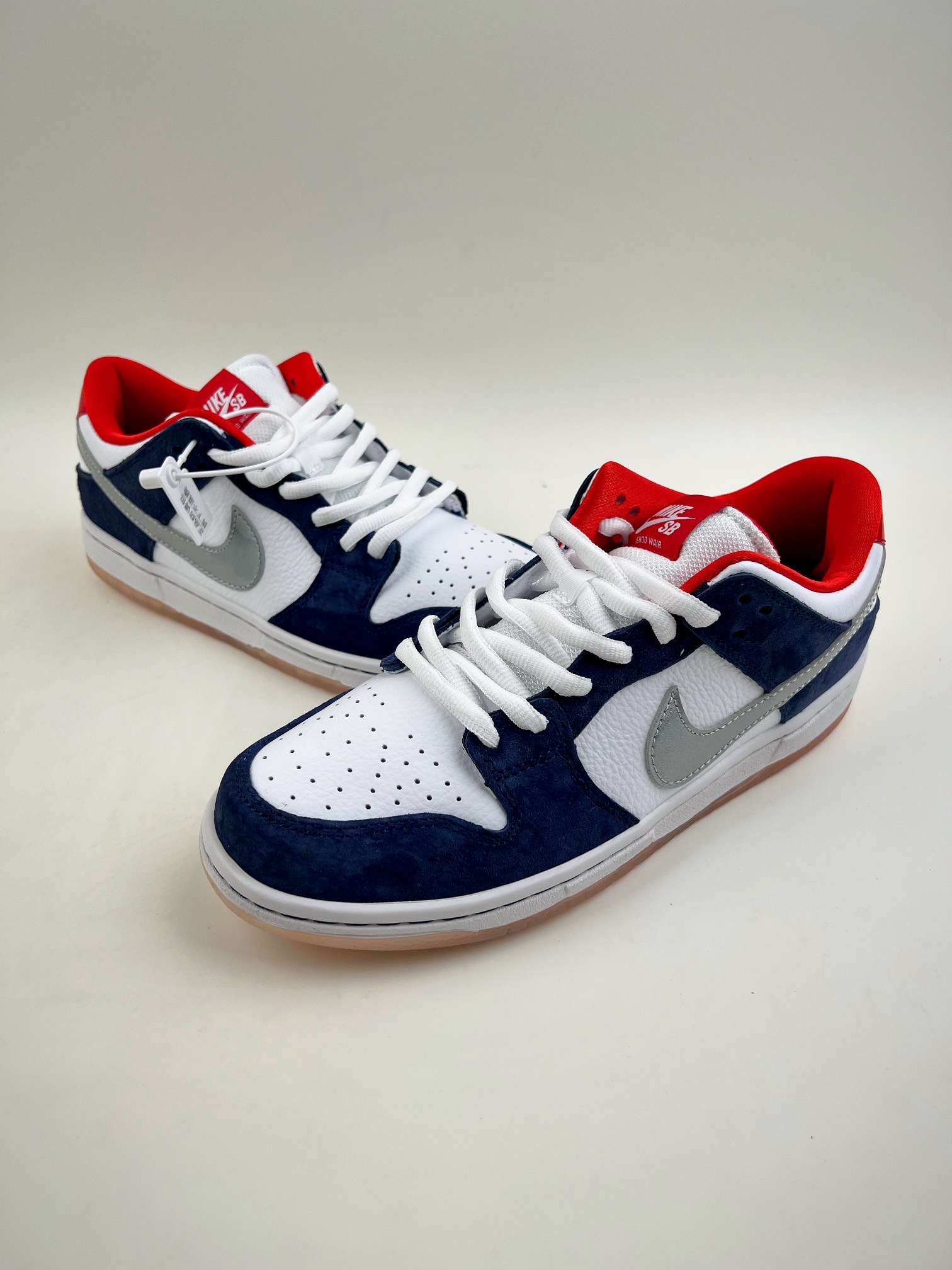 200 NIKE SB Dunk Low BMW 白蓝银839685-416