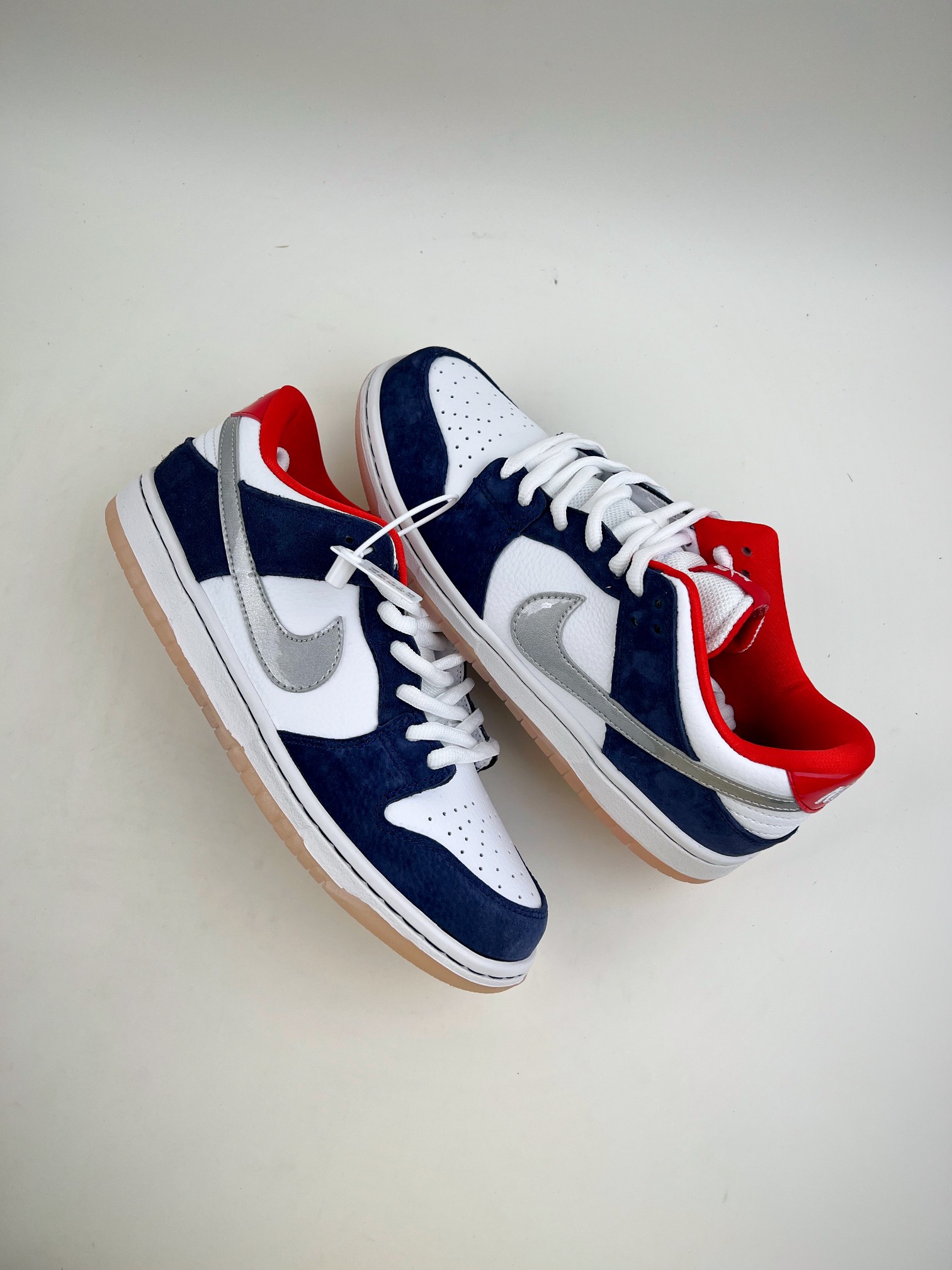 200 NIKE SB Dunk Low BMW 白蓝银839685-416