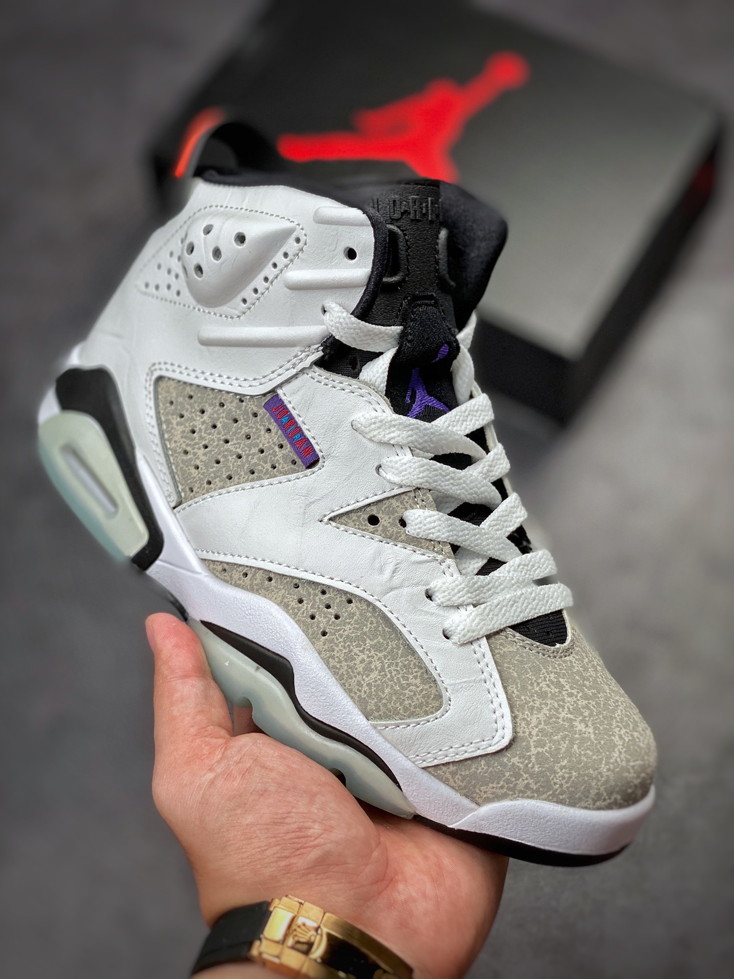 240 Air Jordan Retro 6 ”Flint Grey” 燧石 紫外线  CI3125-100