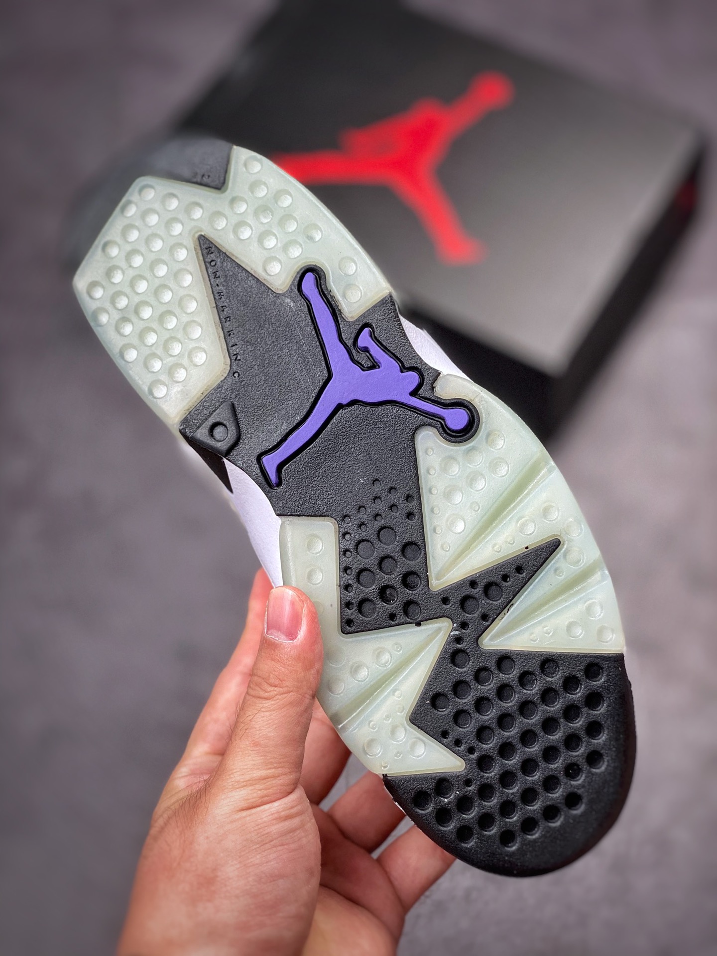 240 Air Jordan Retro 6 ”Flint Grey” 燧石 紫外线  CI3125-100