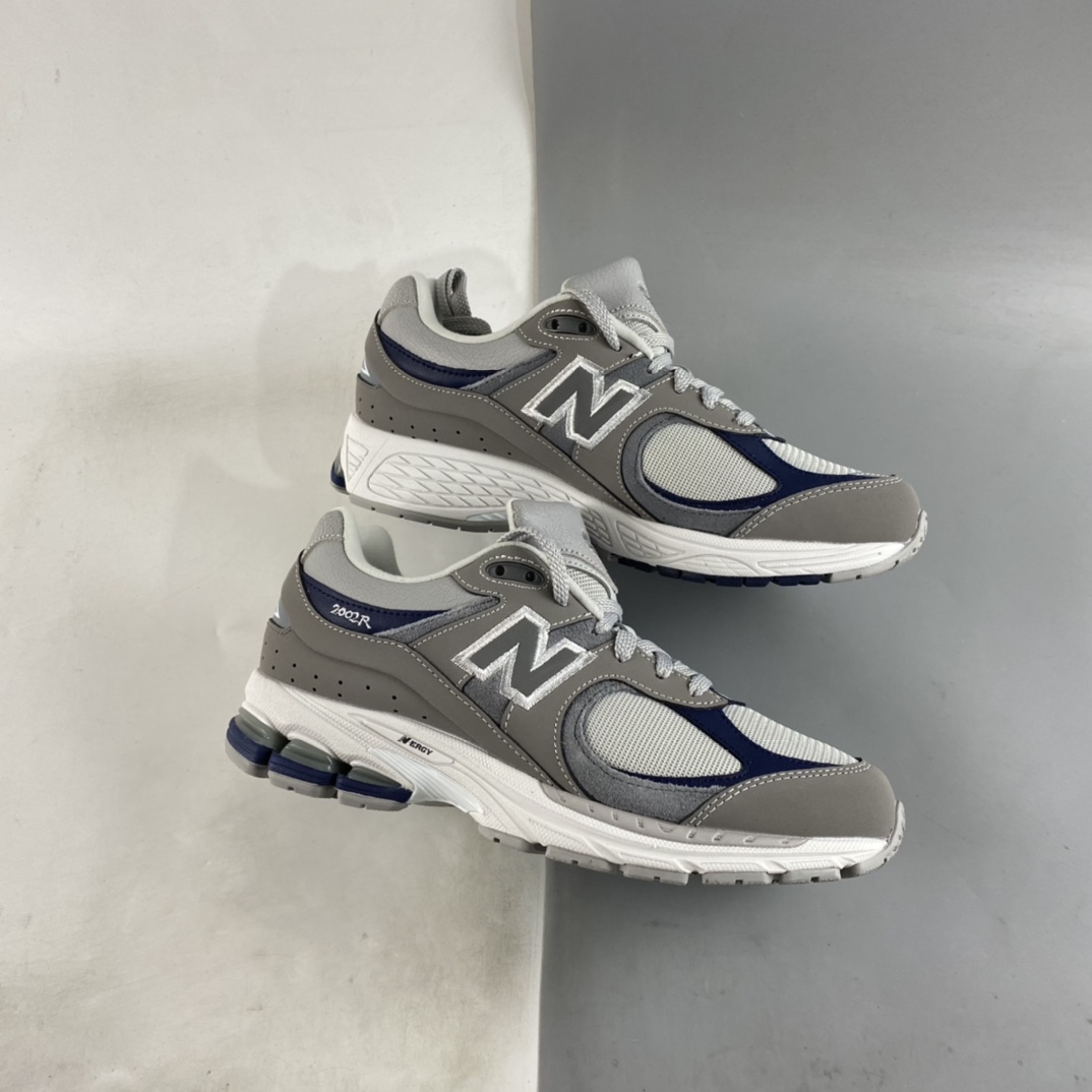 P180 New Balance 2002系列 复古休闲跑步鞋 M2002RTH