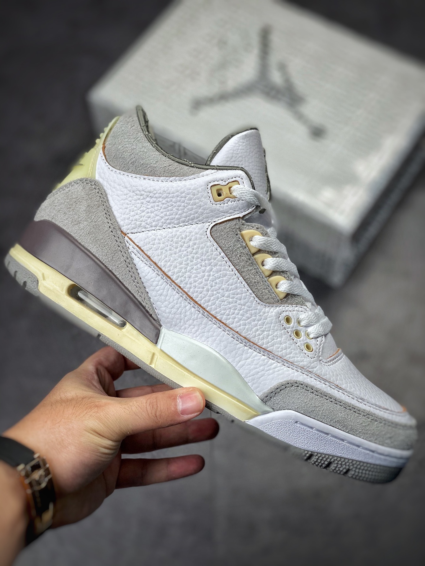 300 A Ma Maniere x Air Jordan 3 ”Violet Ore” 米白灰 DH3434-110