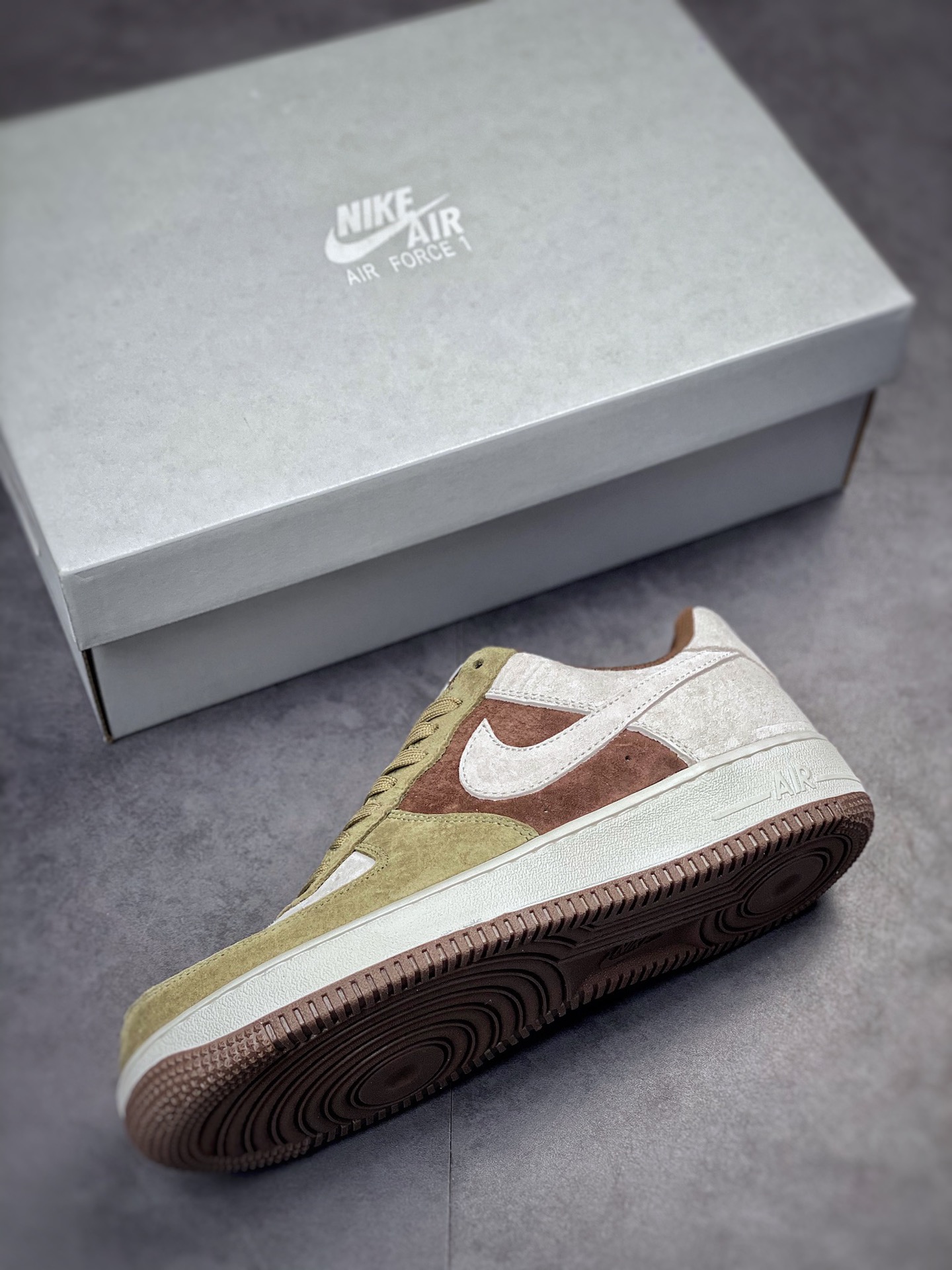 230 Nike Air Force 1 Low 07 灰绿麂皮 DB2260-199