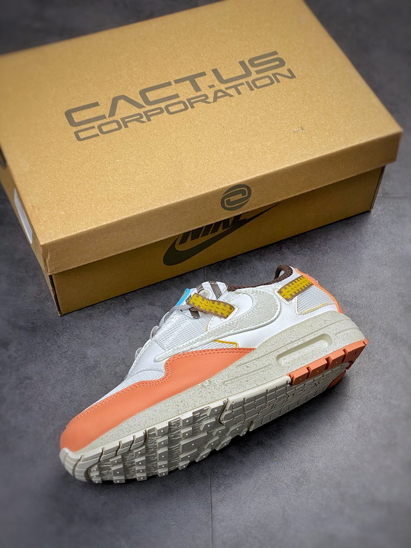 230 Travis Scott x Nike Air Max 1 “Cactus Jack” 经典倒钩  DO9392-800