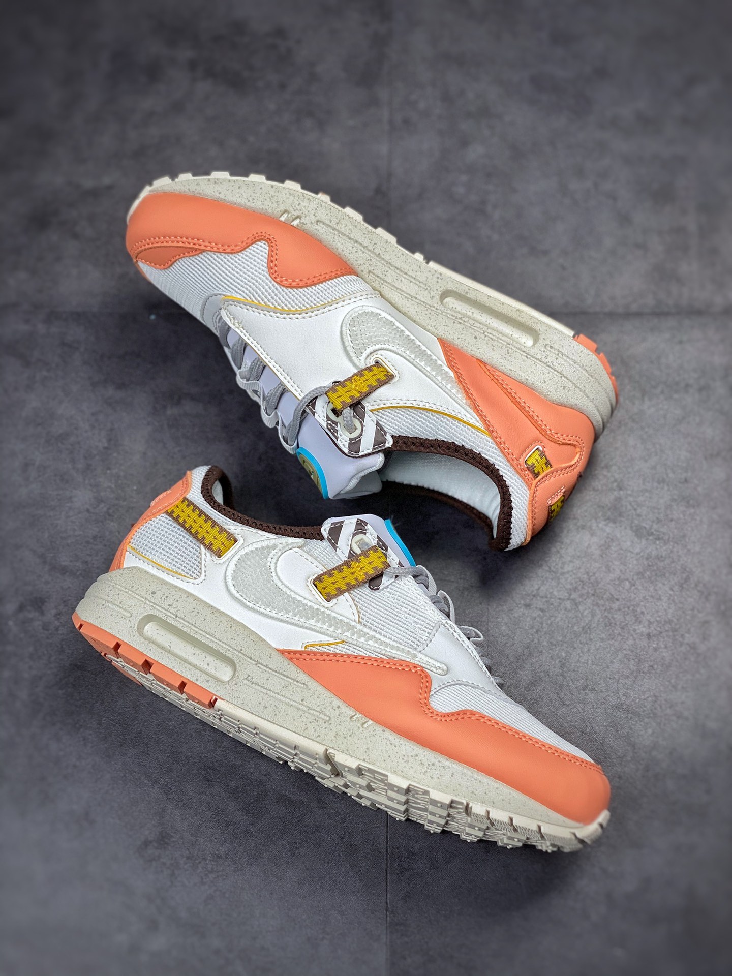 230 Travis Scott x Nike Air Max 1 “Cactus Jack” 经典倒钩  DO9392-800