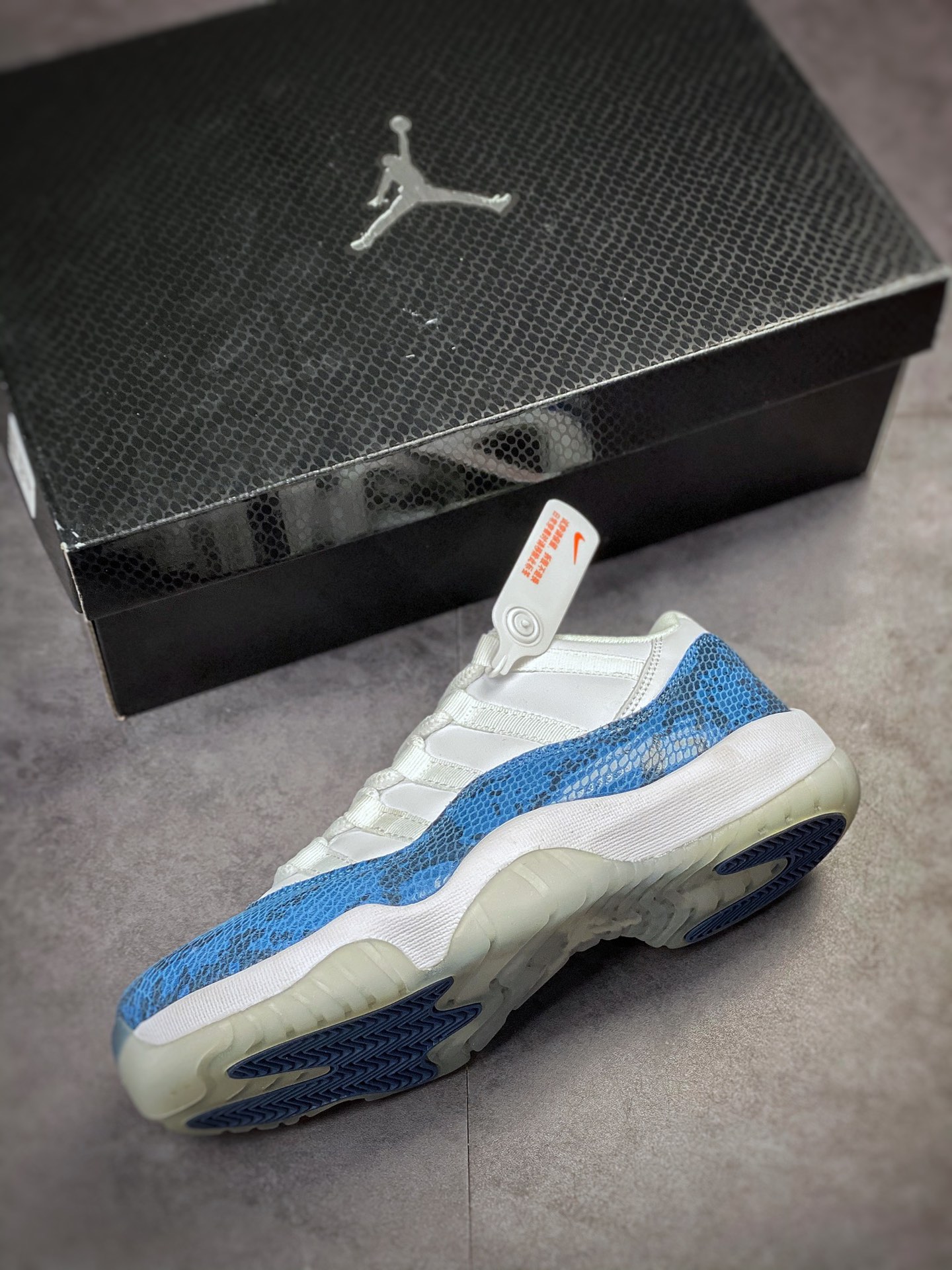 250 Air Jordan 11 Low ”Navy Snakeskin” 复刻蓝蛇 CD6846-102