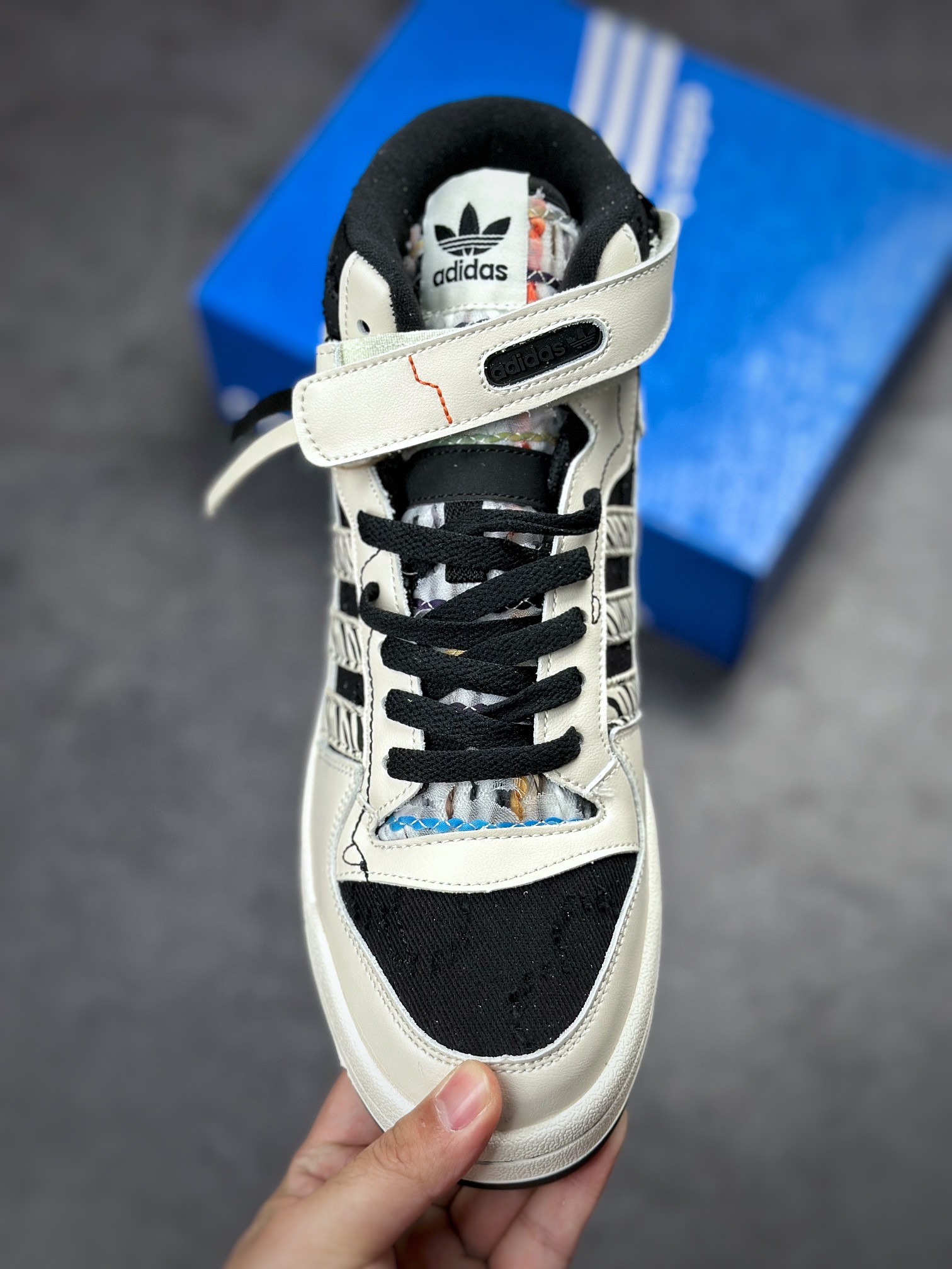 250 Adidas Originals Forum 84 Mid 罗马系列魔术贴中帮复古板鞋GX3957