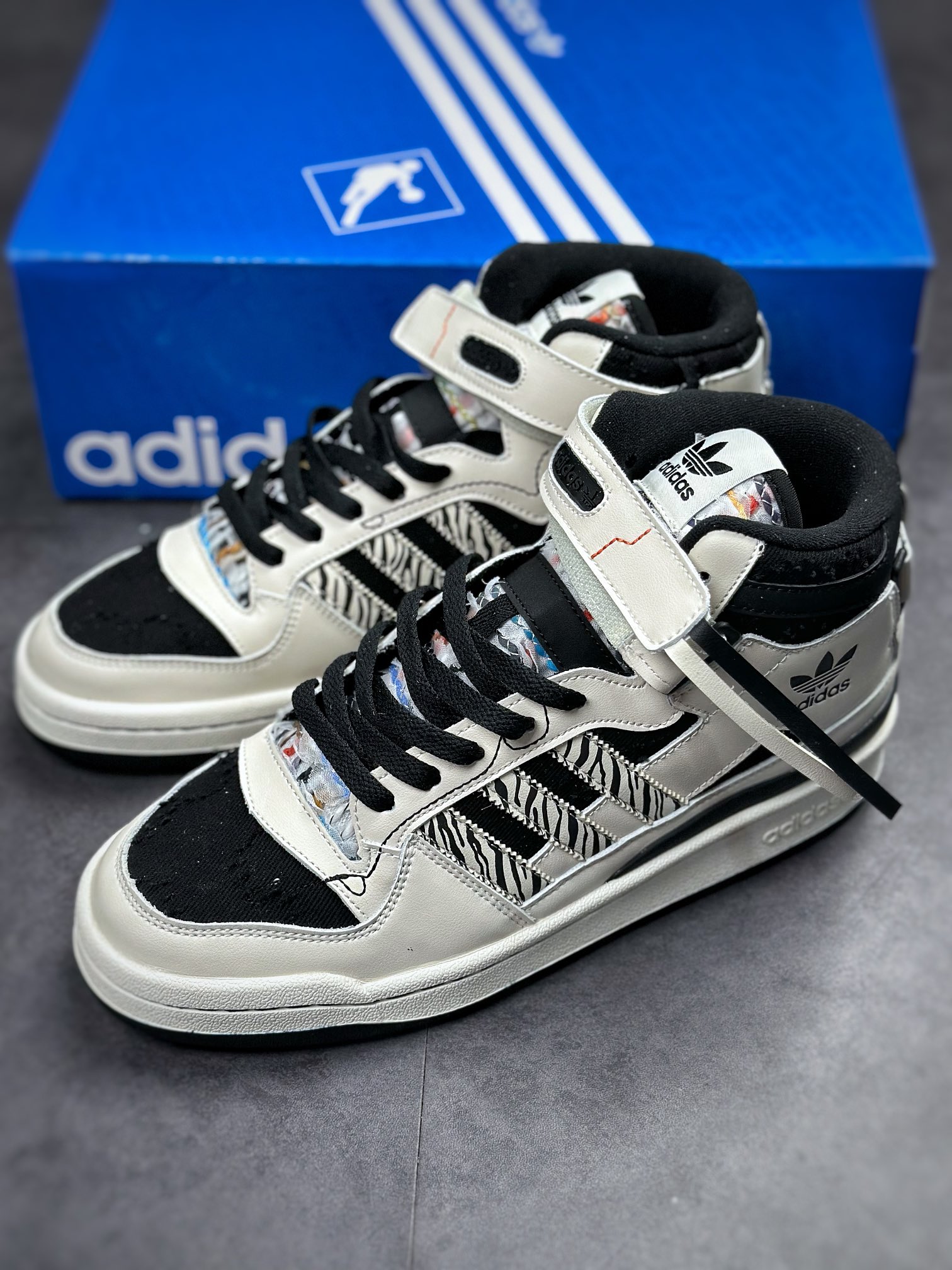 250 Adidas Originals Forum 84 Mid 罗马系列魔术贴中帮复古板鞋GX3957