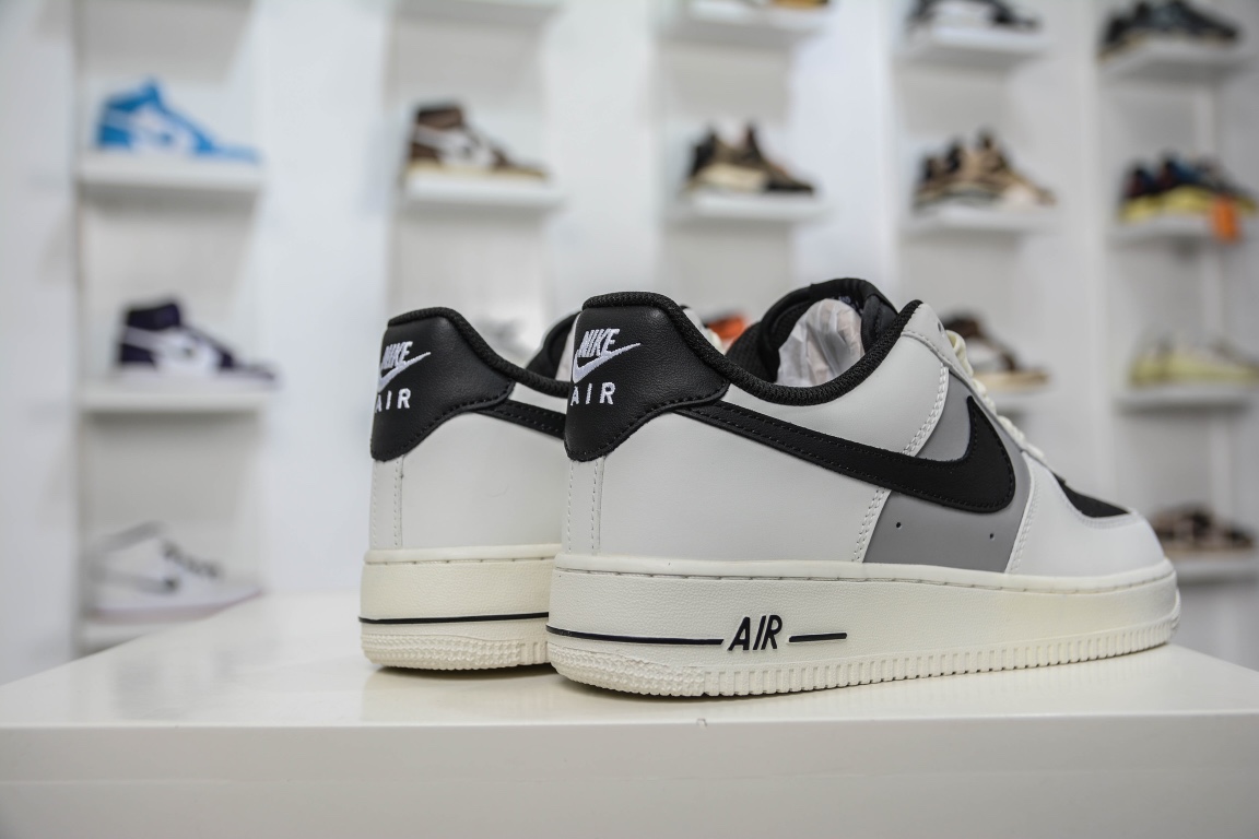 220 Air Force 1 Low 白黑灰 RS2696-112