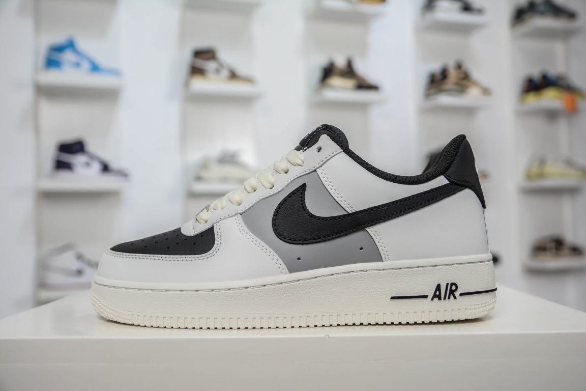 220 Air Force 1 Low 白黑灰 RS2696-112