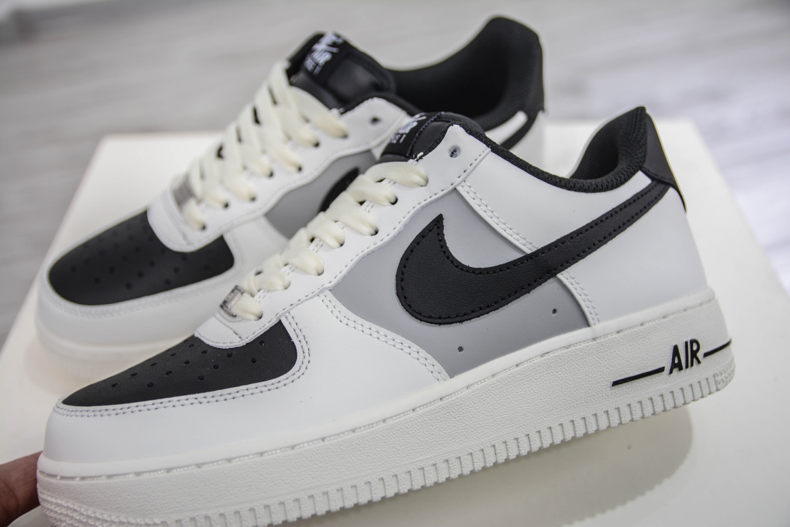 220 Air Force 1 Low 白黑灰 RS2696-112