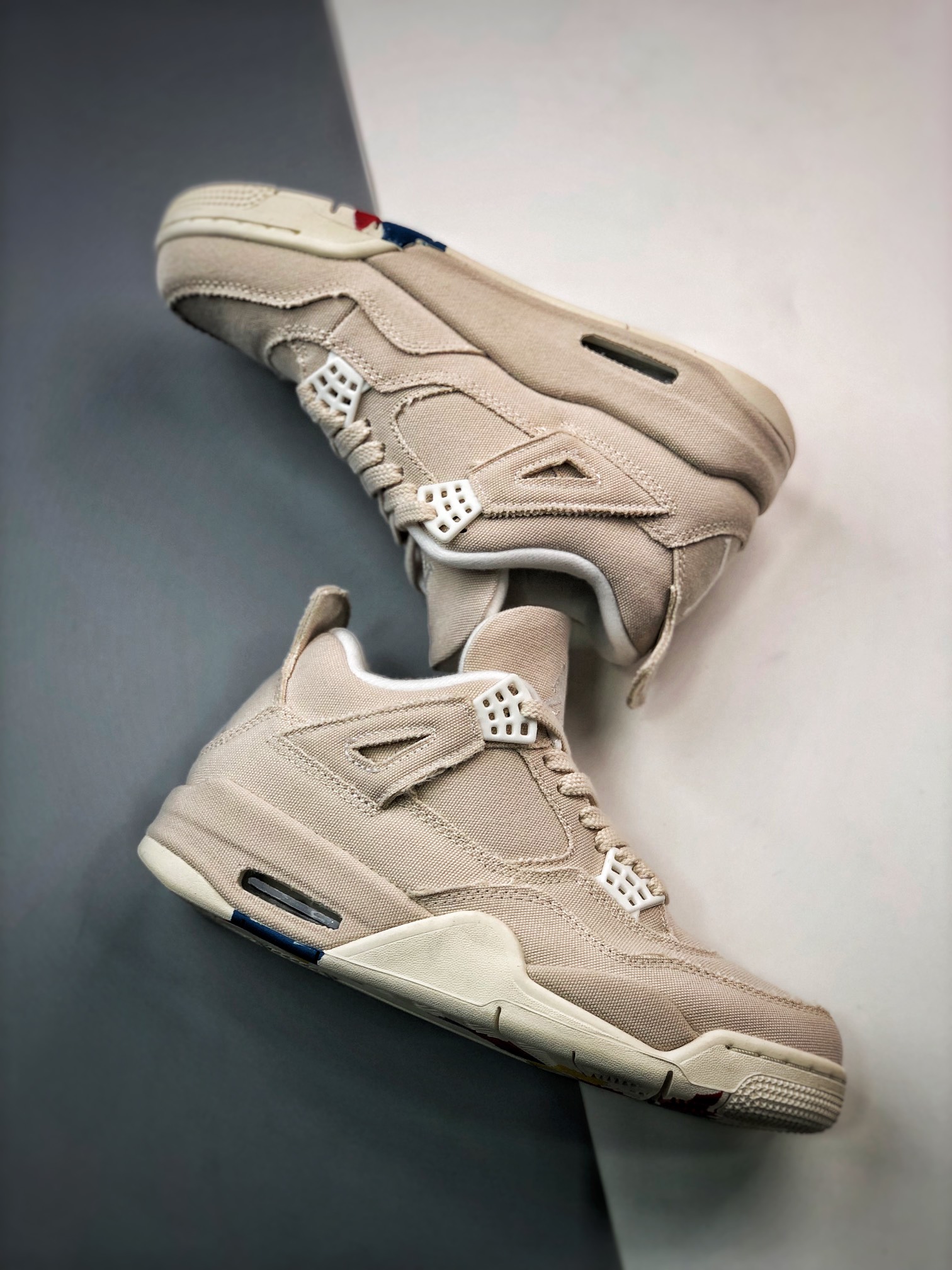 300 Air Jordan 4 Retro“Canvas” 小Levi's 米白帆布 DQ4909-100