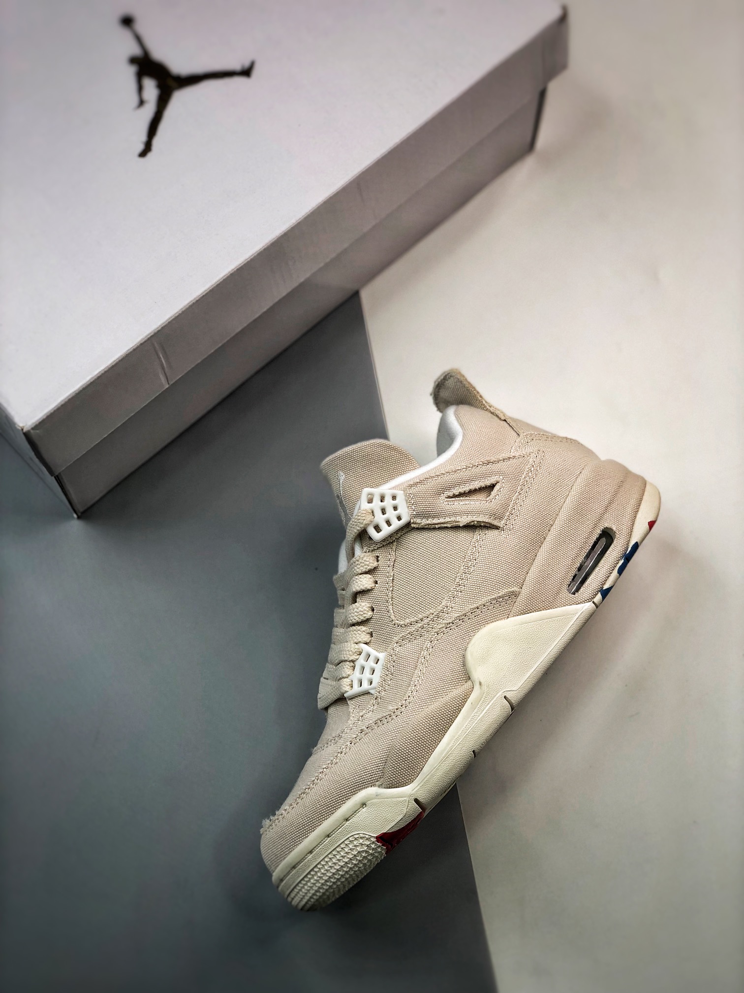 300 Air Jordan 4 Retro“Canvas” 小Levi's 米白帆布 DQ4909-100