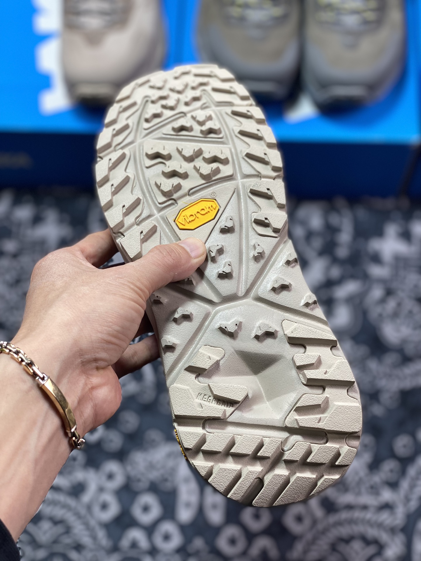 550  Hoka One One M KSY KAHA GTX Low 卡哈系列低帮厚底轻量运动鞋”1123114/STBCR