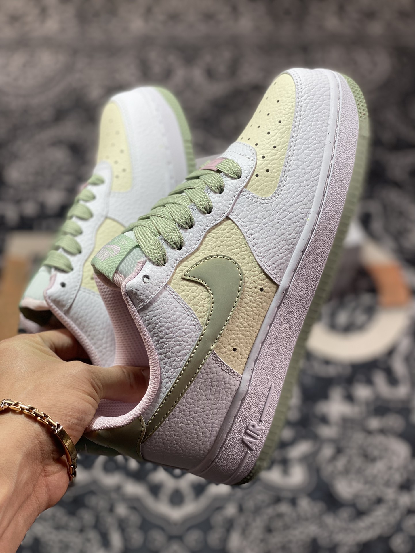 200 Nike Air Force 1’07 LV8空军一号经典“皮革白抹茶绿”DQ0360-100