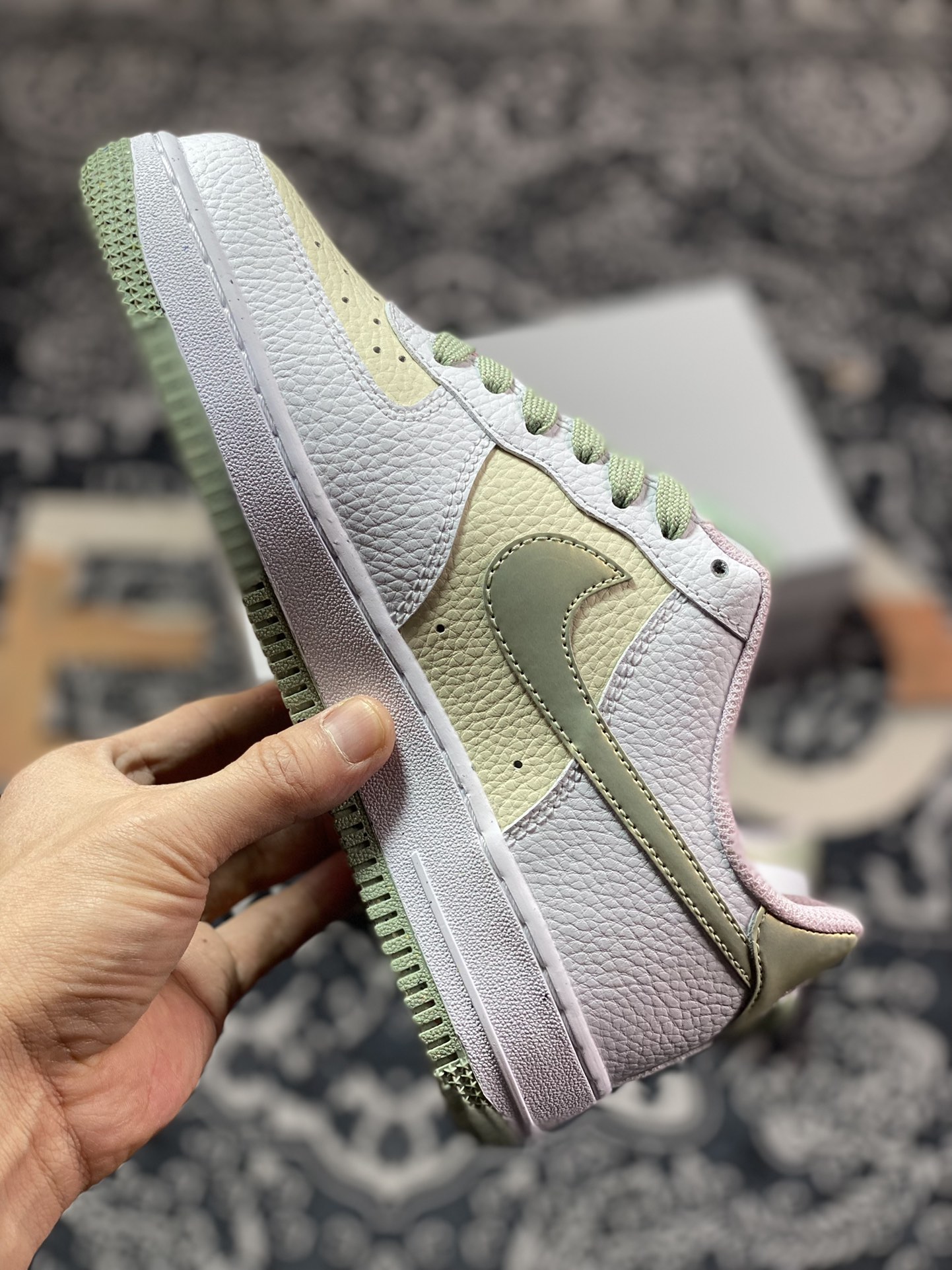 200 Nike Air Force 1’07 LV8空军一号经典“皮革白抹茶绿”DQ0360-100