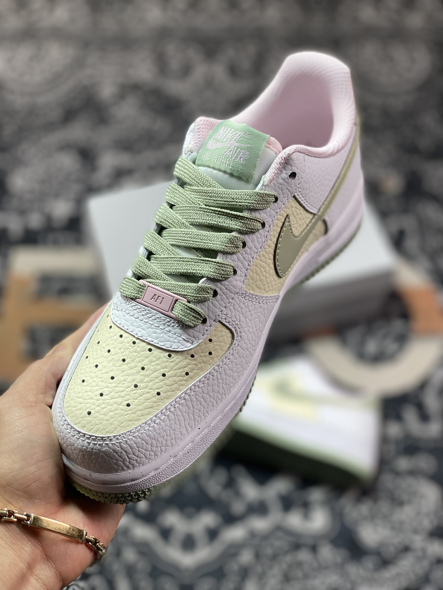 200 Nike Air Force 1’07 LV8空军一号经典“皮革白抹茶绿”DQ0360-100