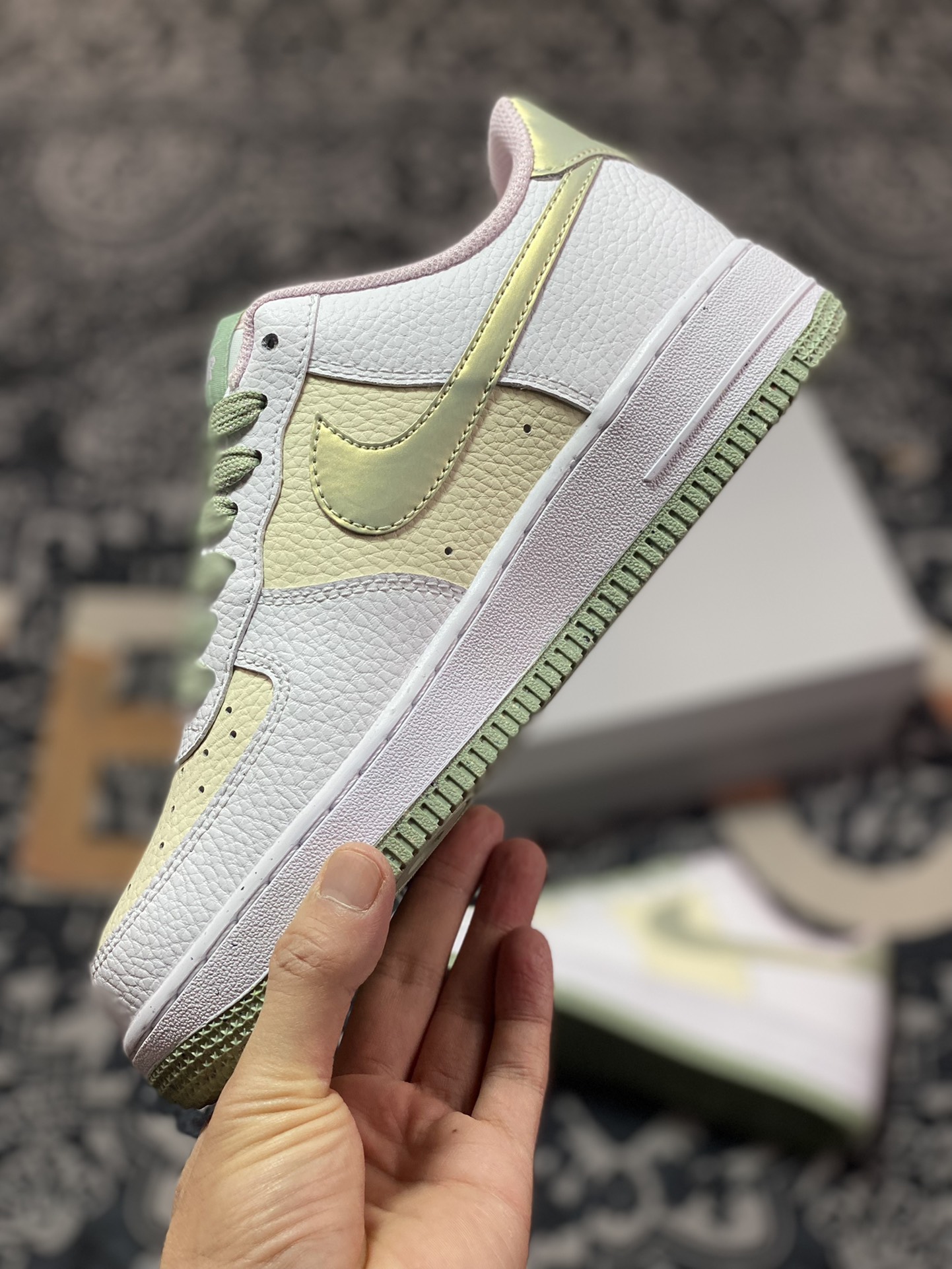 200 Nike Air Force 1’07 LV8空军一号经典“皮革白抹茶绿”DQ0360-100