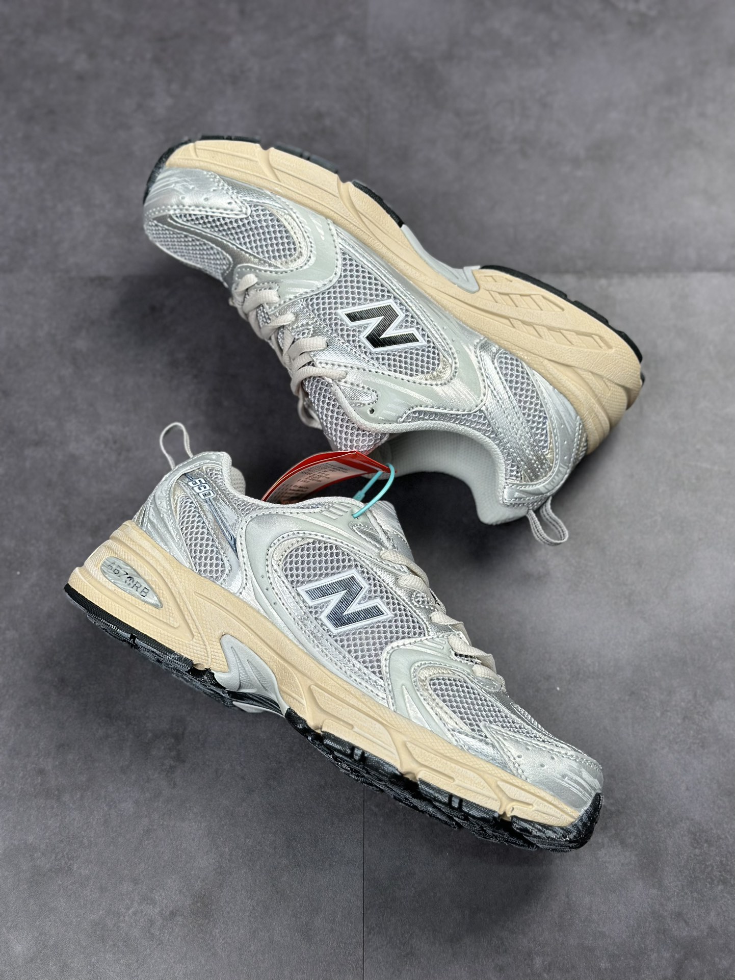 160 New Balance MR530系列复古老爹风网布跑步休闲运动鞋WR530VS