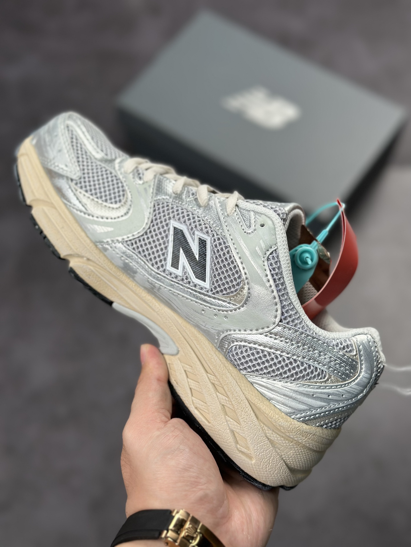 160 New Balance MR530系列复古老爹风网布跑步休闲运动鞋WR530VS